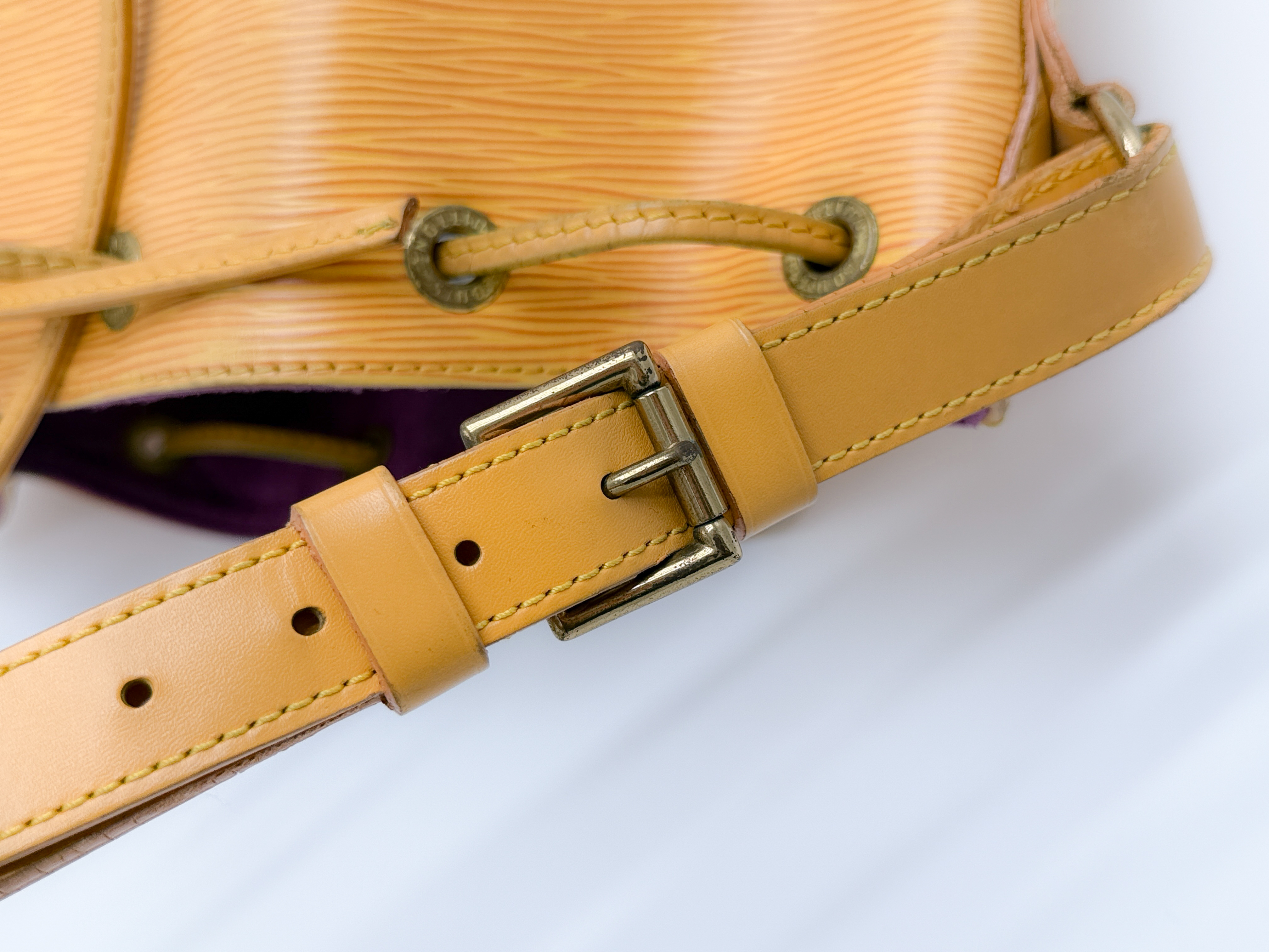 Epi M44109 Petit Noé Tassili Yellow AR0964 Shoulder Bag — view 4