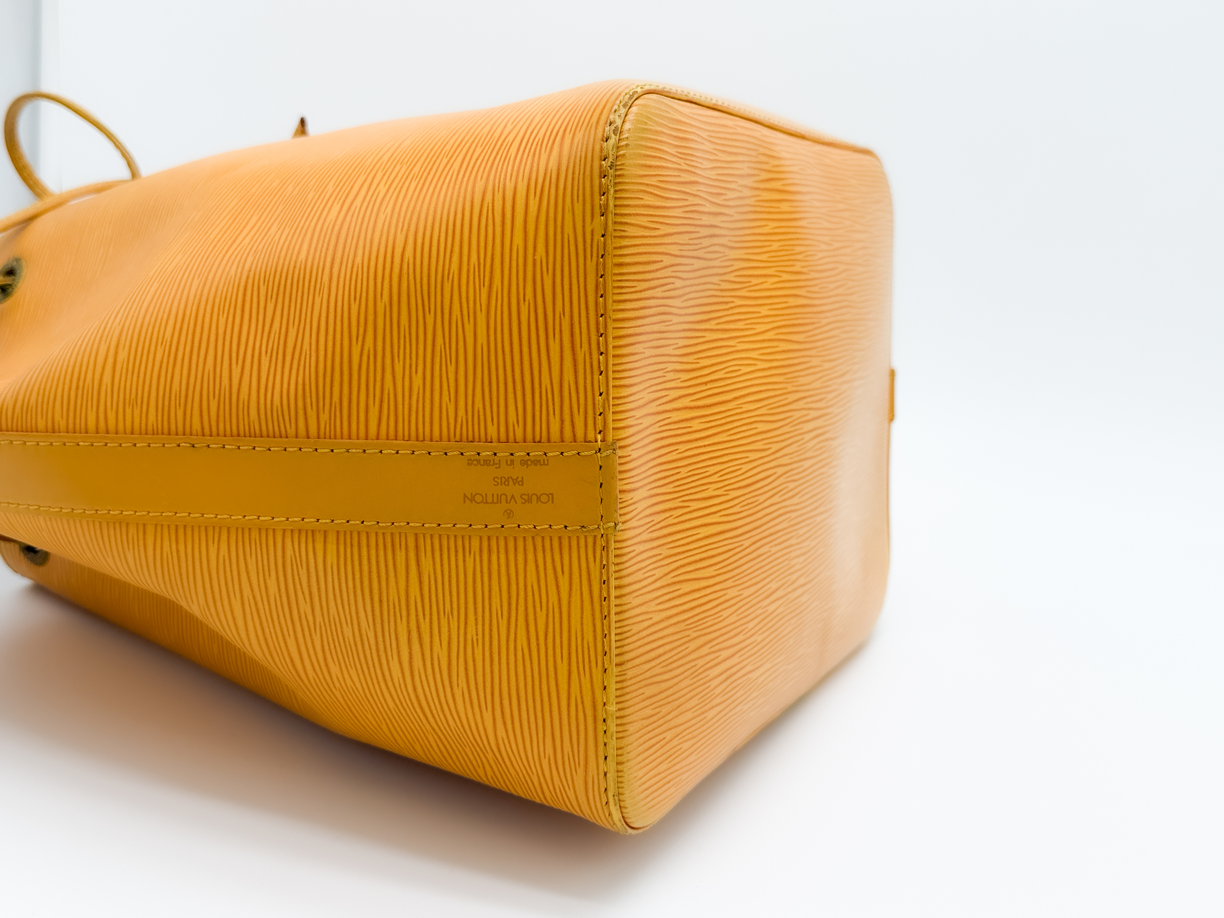 Epi M44109 Petit Noé Tassili Yellow AR0964 Shoulder Bag — view 9