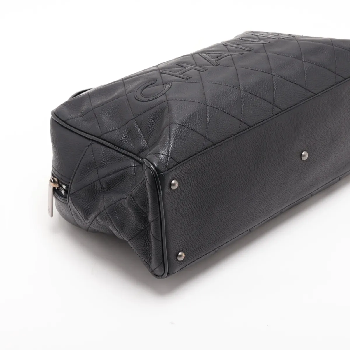 Matelassé Caviar Skin Handbag Bowling Bag Black Silver Hardware 6214393 Series 6 — view 4