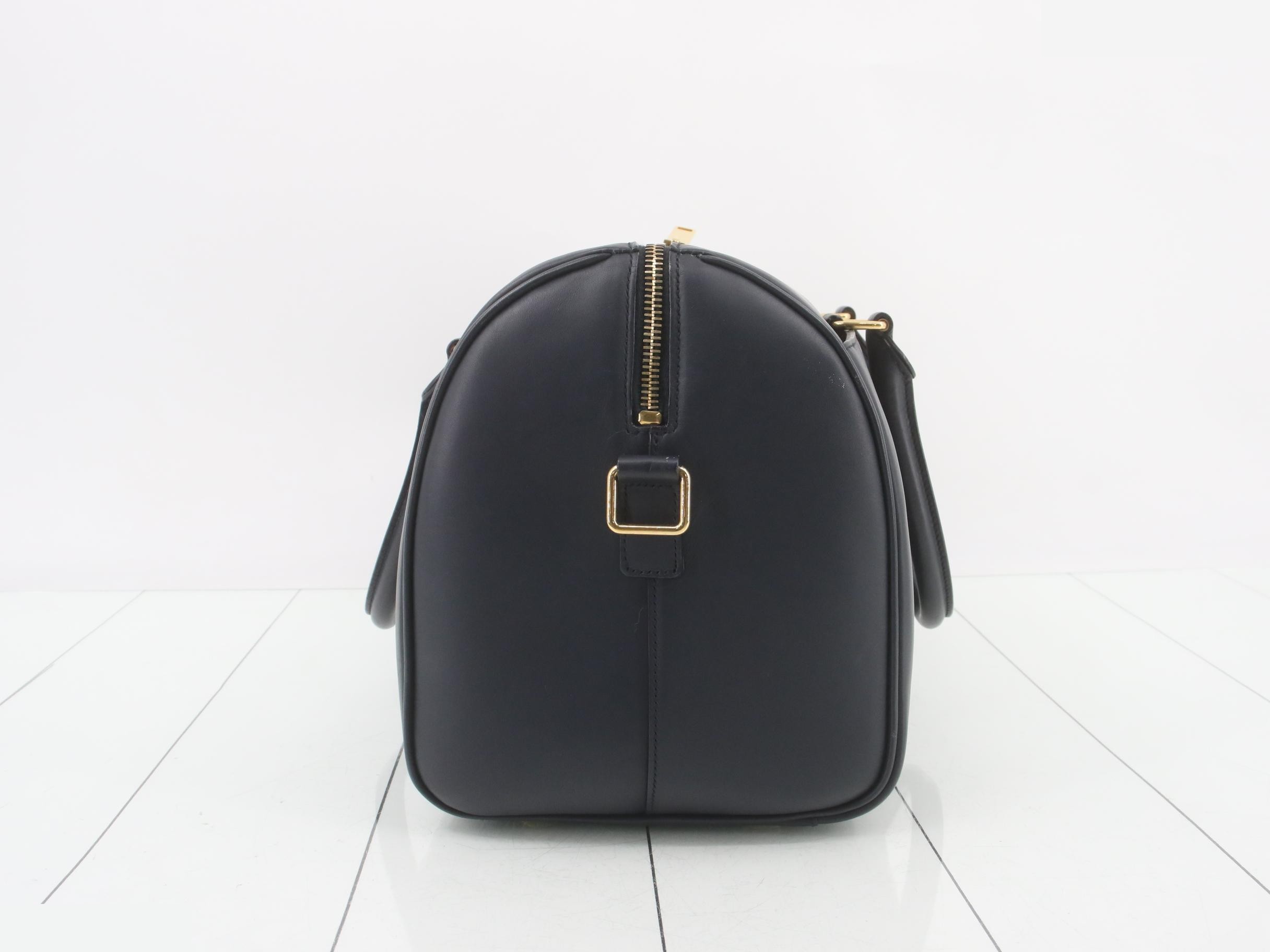 La Chic Duffle 6 Leather 2-Way Handbag — view 4