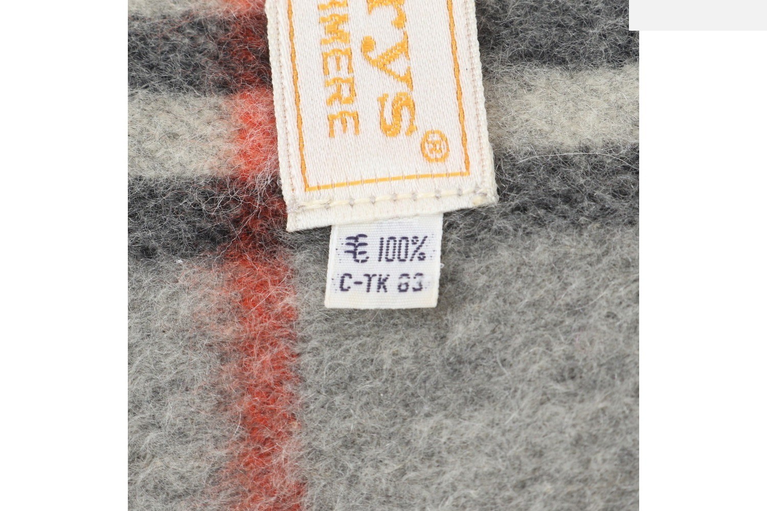 Tag attached, Nova Check scarf, 100% cashmere. — view 4