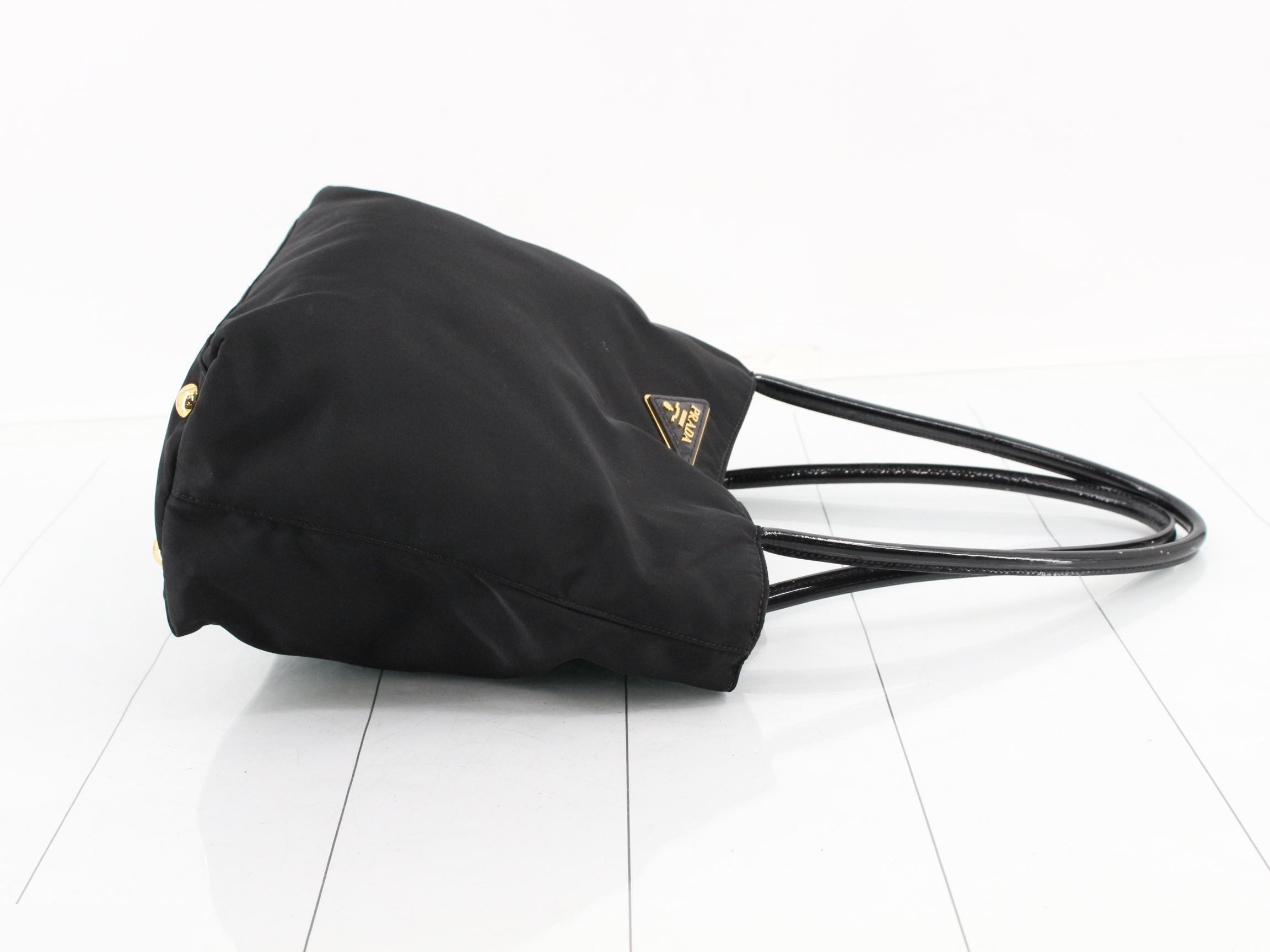 Nylon Triangle Plate Tote Bag — view 3