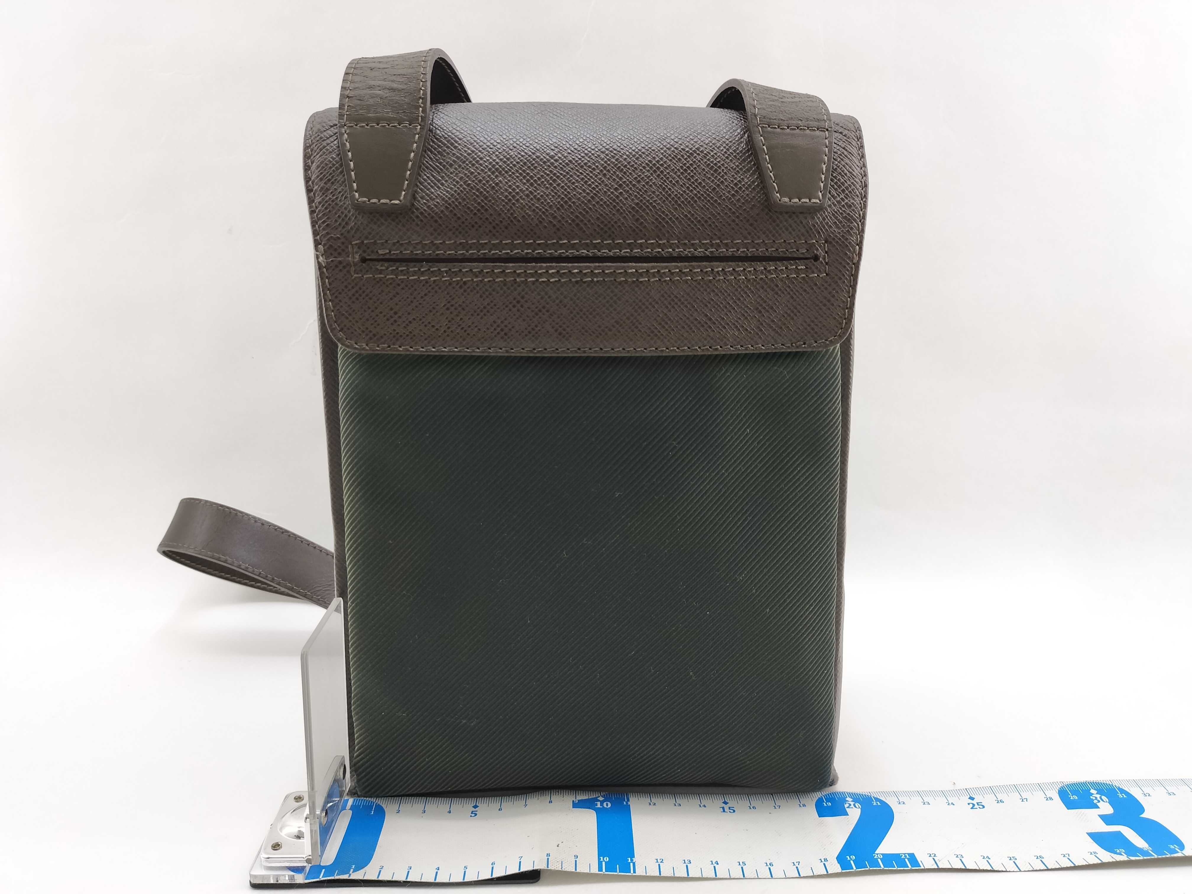 Taiga Louis Vuitton Taiga Saratov PM Shoulder Bag Serial Shoulder Bag — view 2