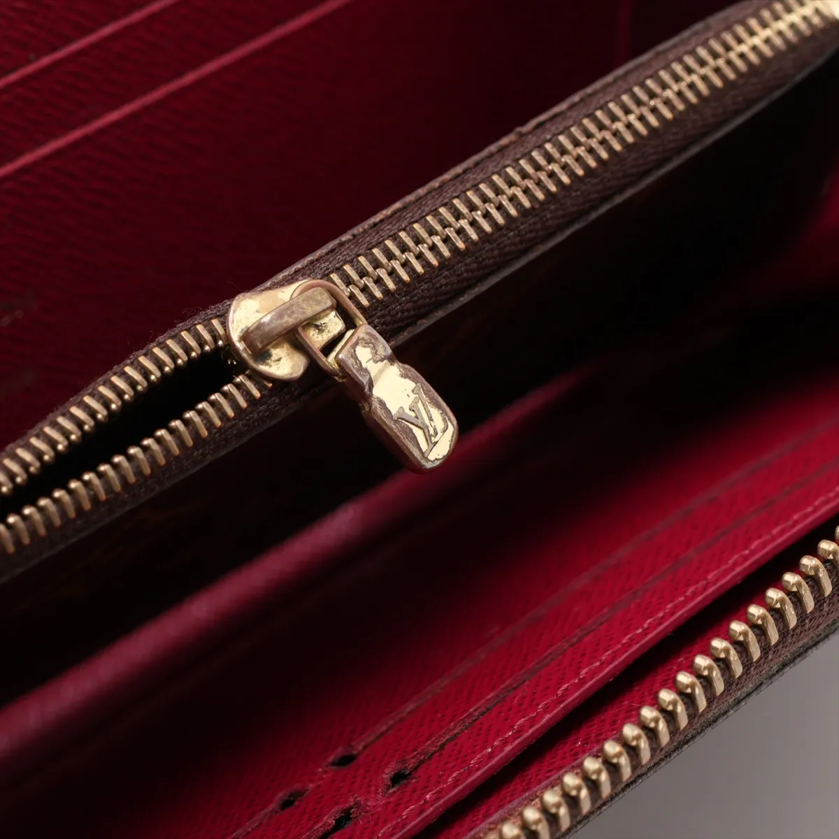 Monogram Portefeuille Clemence M60742 SP2108 Fuchsia Round Zip Wallet — view 10