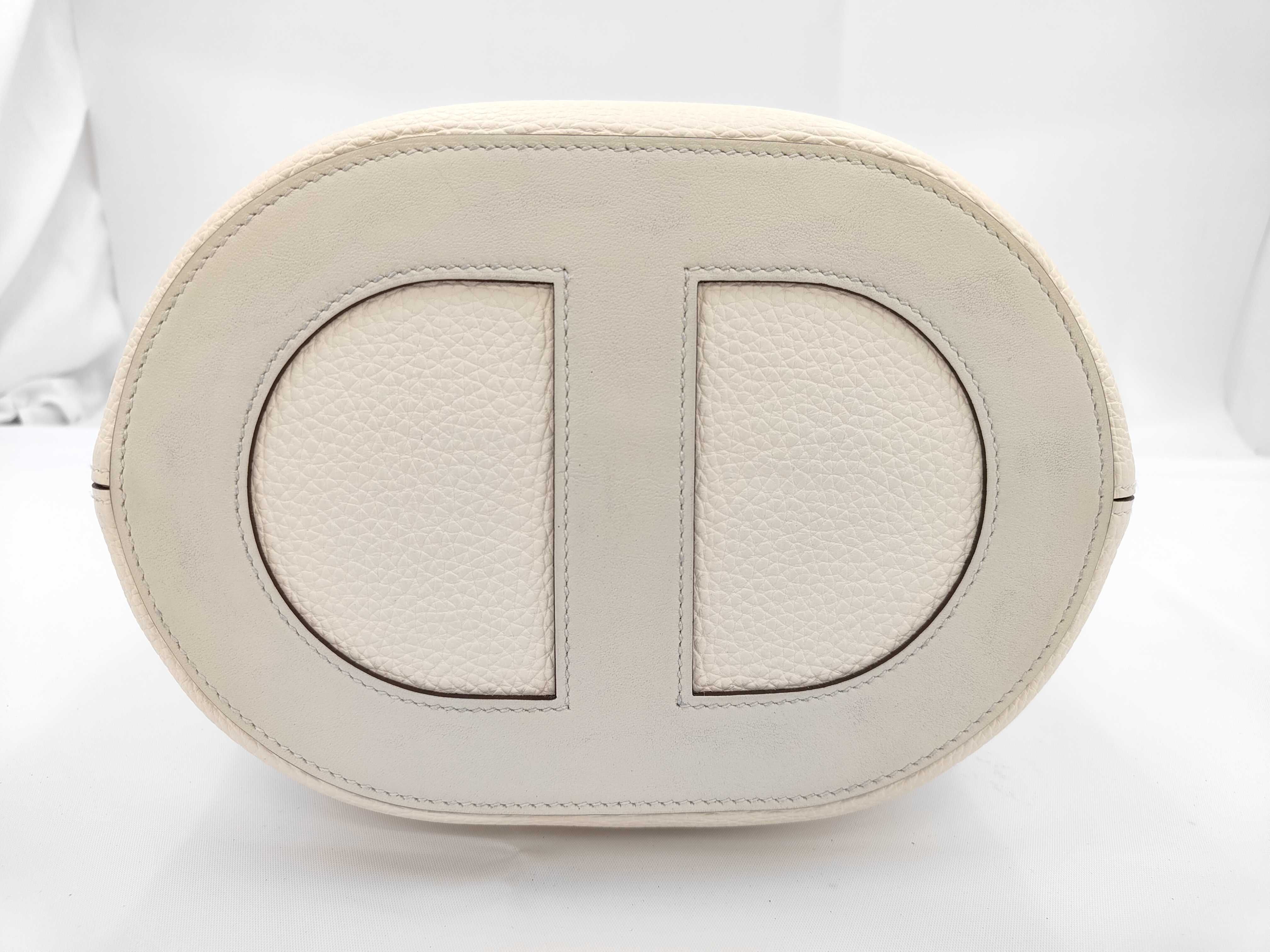 In the Loop 23 Taurillon Clemence Nata Silver Hardware B: 2023 Handbag — view 5
