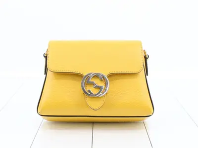 Chain shoulder bag