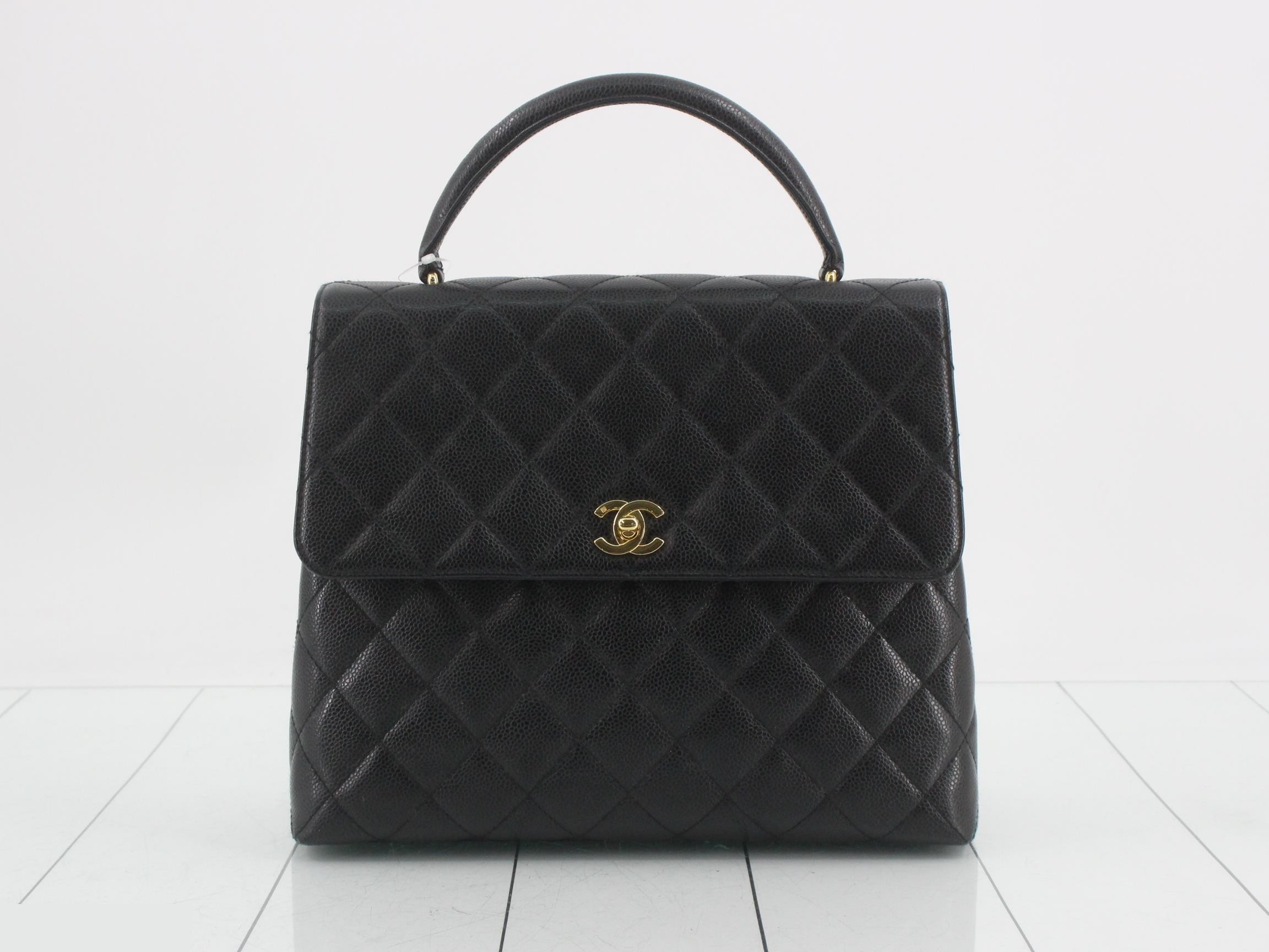 Matelassé caviar leather handbag, black