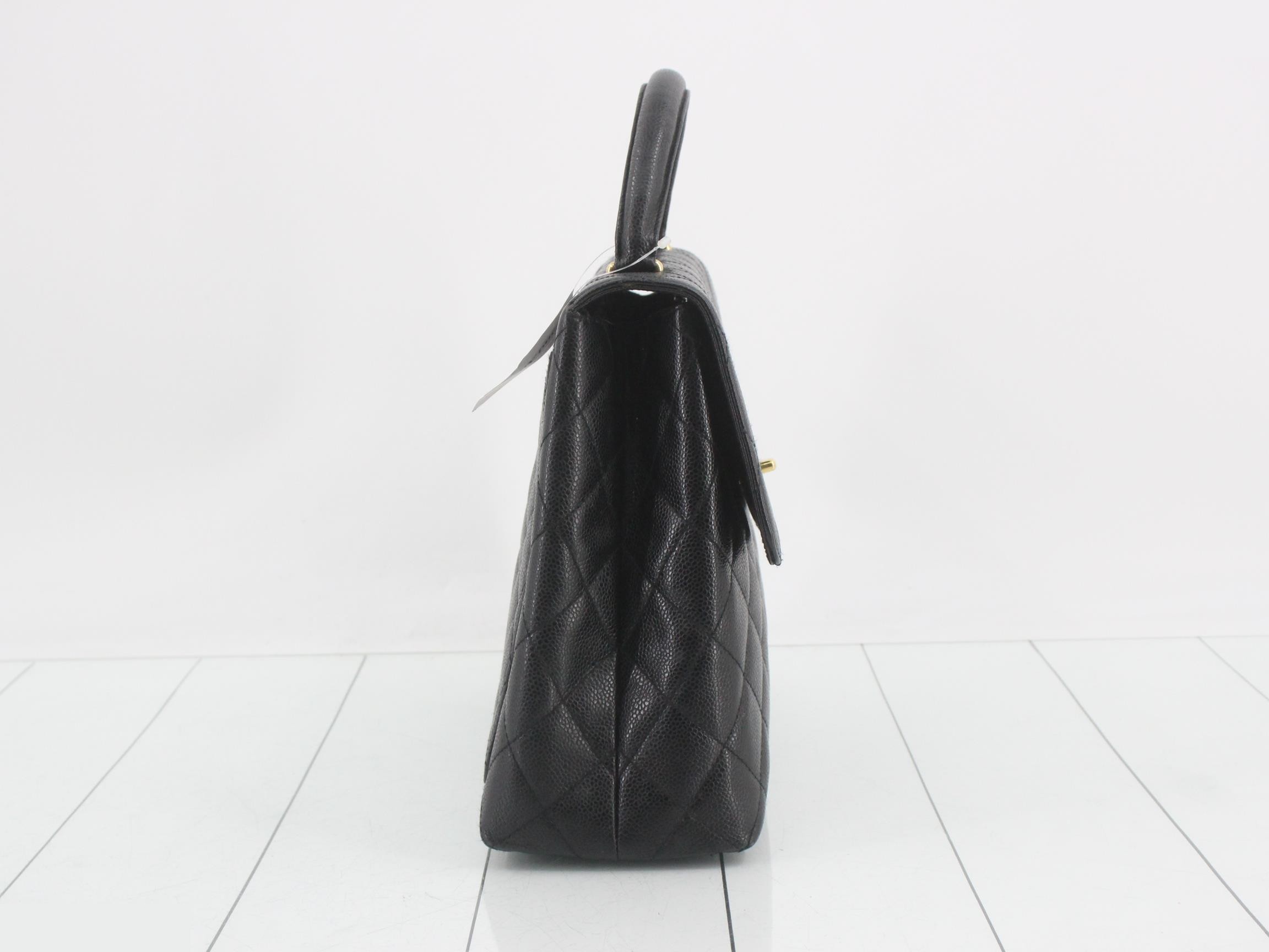 Matelassé caviar leather handbag, black — view 4