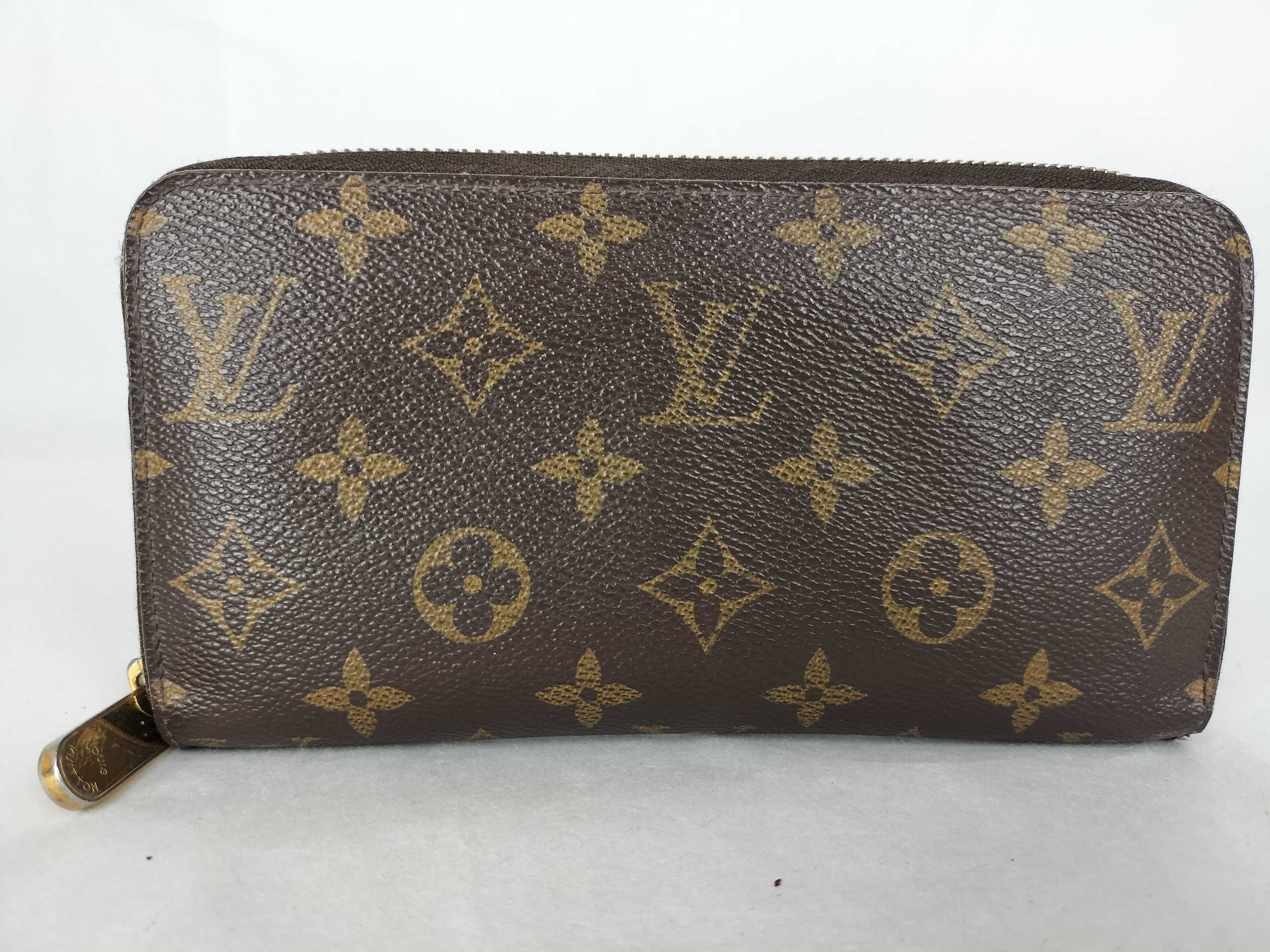 Monogram LV Round Zip Wallet