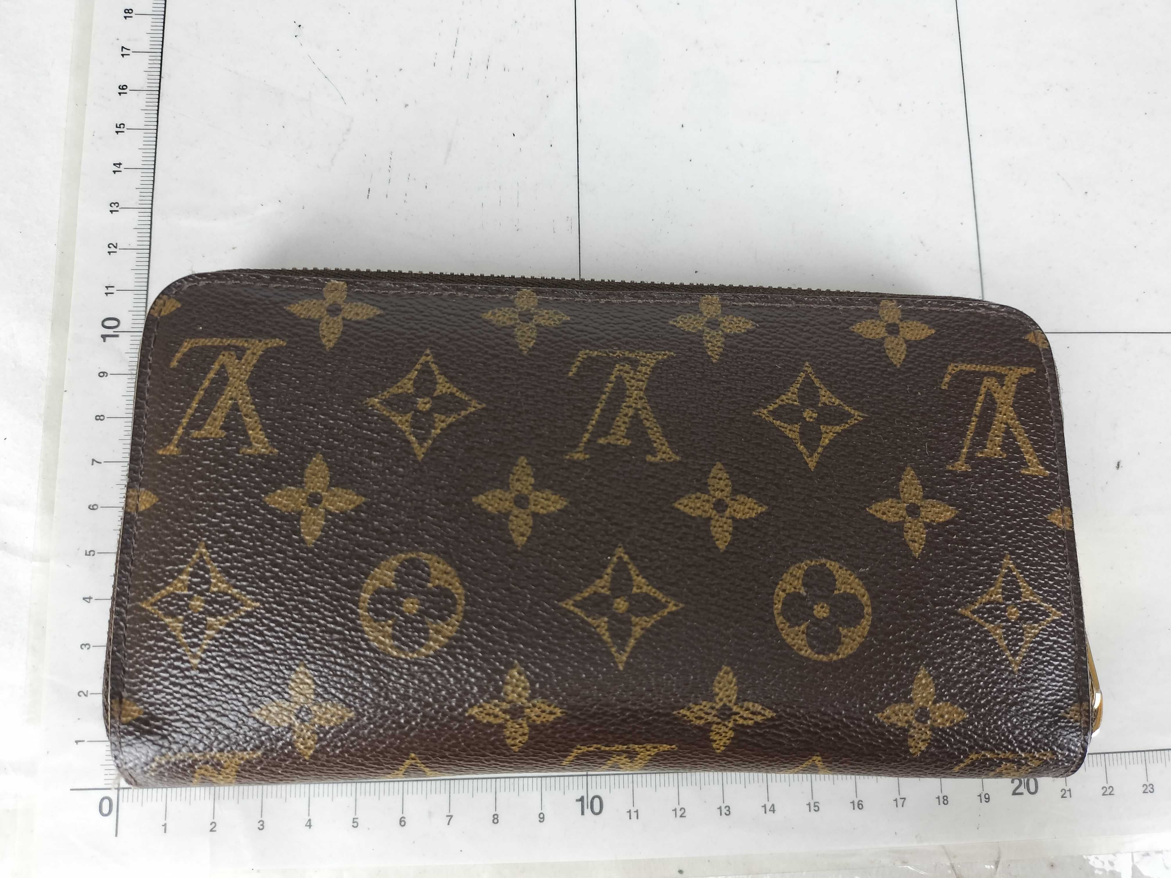 Monogram LV Round Zip Wallet — view 2