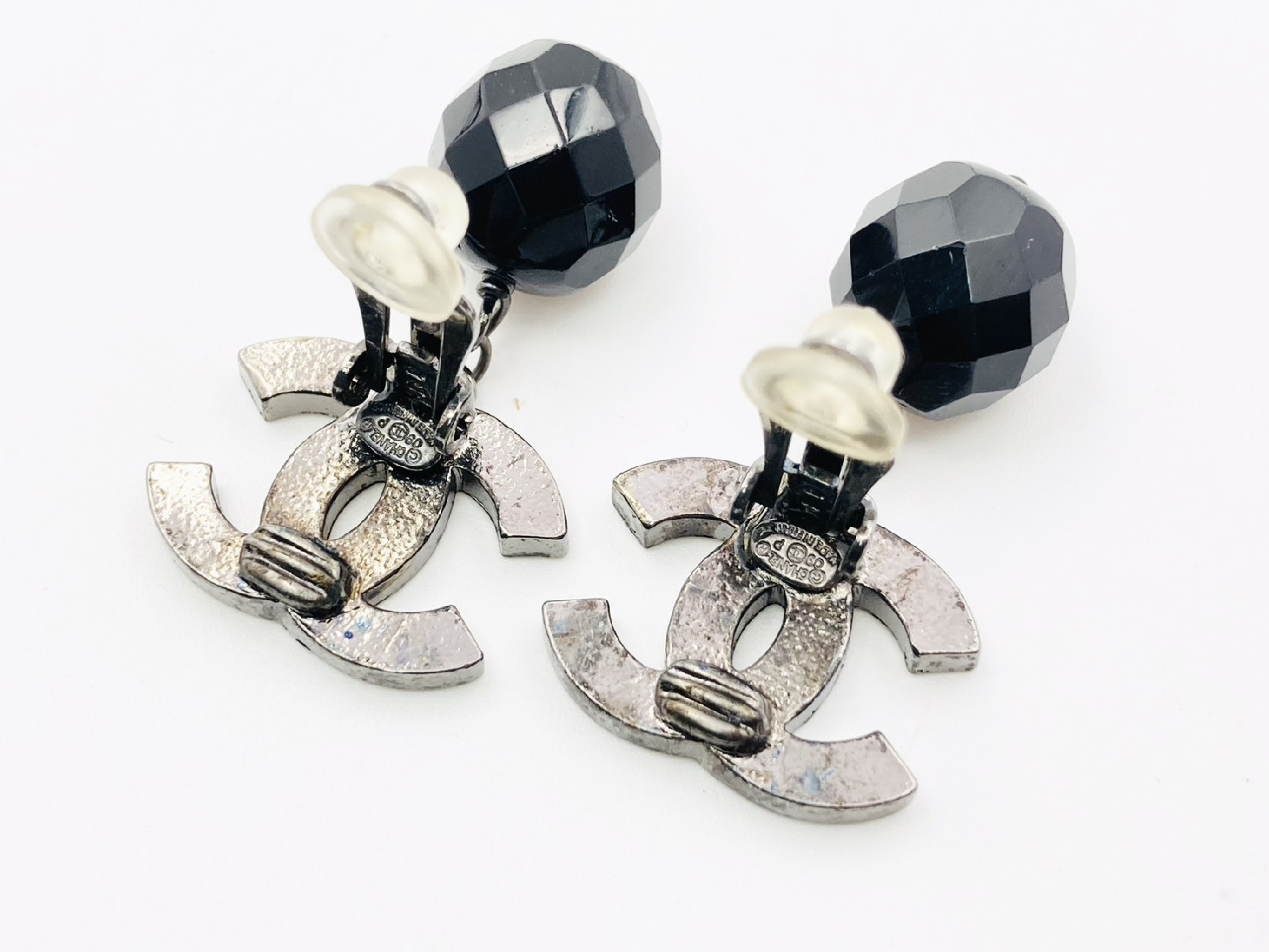 Coco Mark Color Stone Bead Swing Earrings 09P Silver x Black Earrings — view 3
