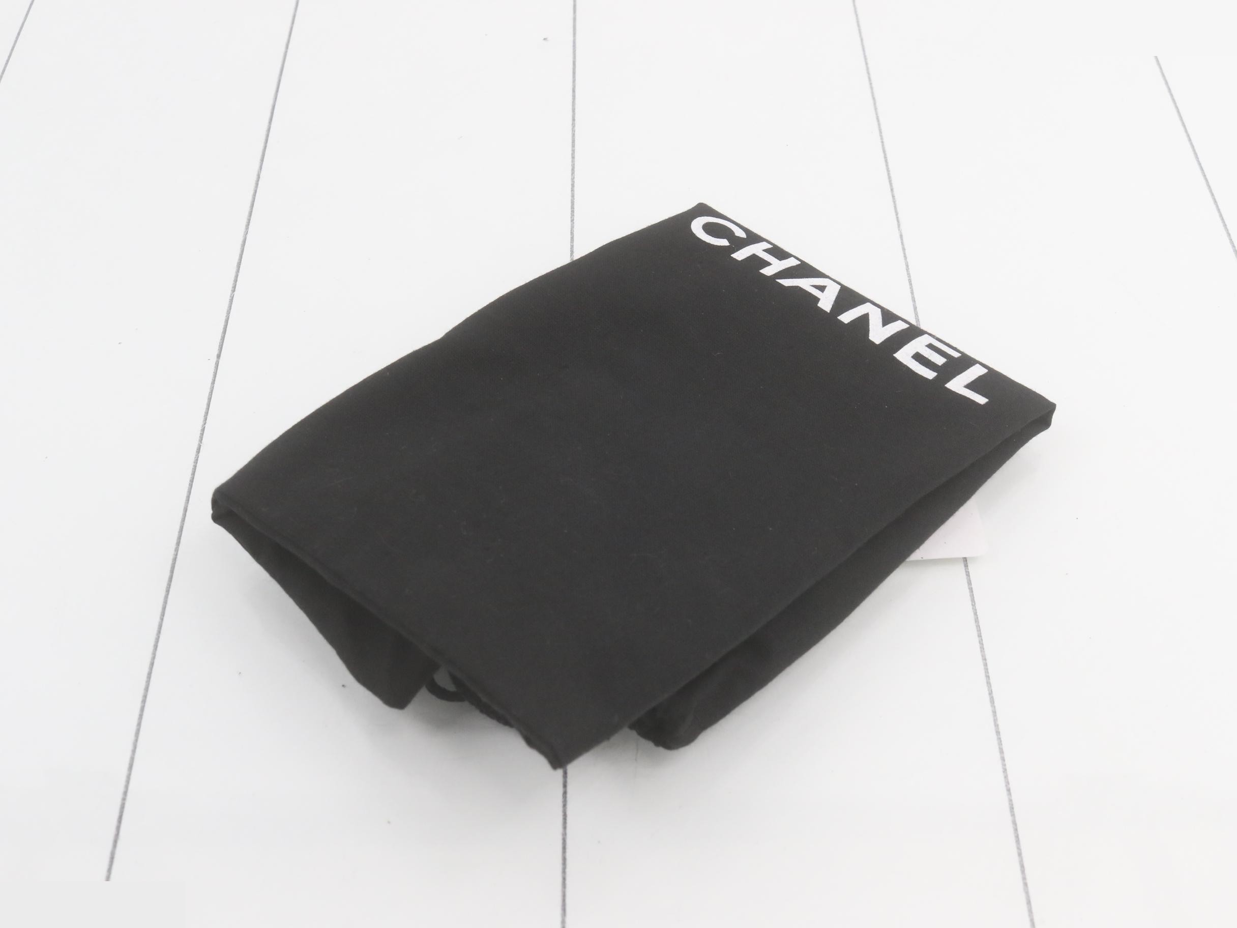 Caviar Skin Vanity — view 7