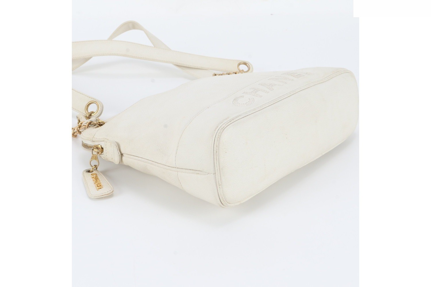 Caviar leather shoulder bag with serial number sticker — view 5