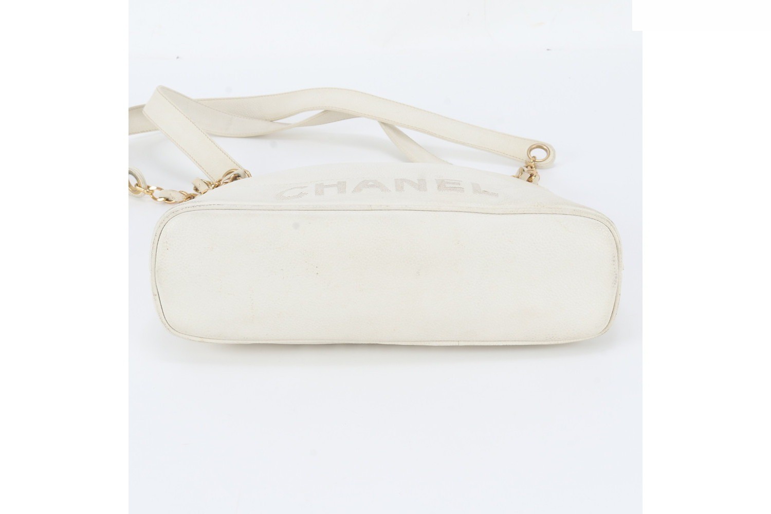 Caviar leather shoulder bag with serial number sticker — view 6