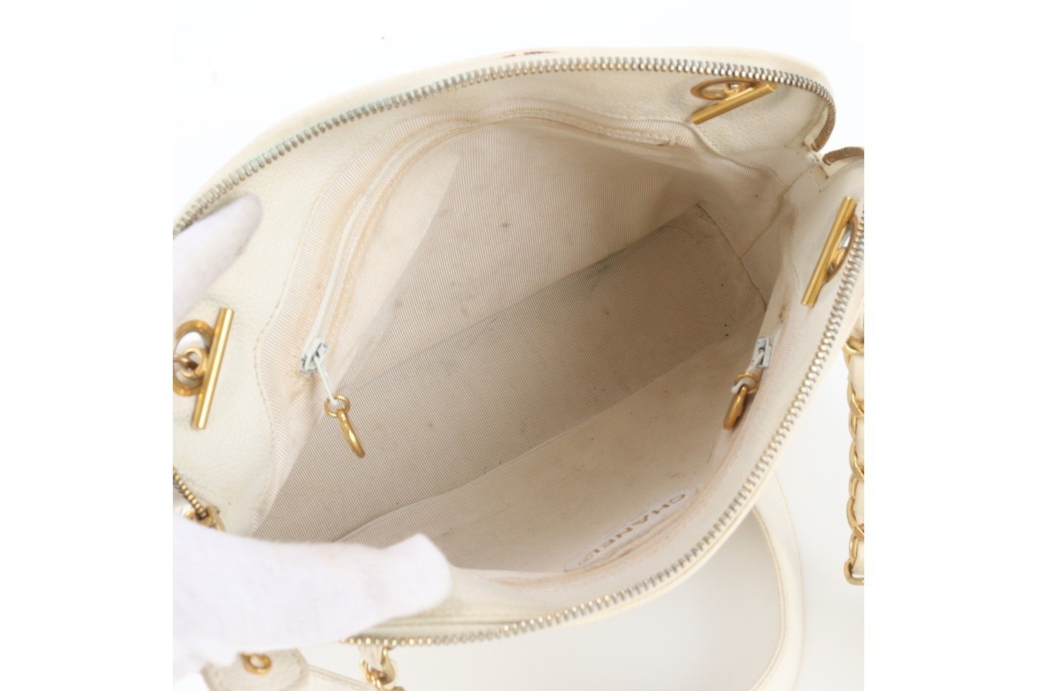 Caviar leather shoulder bag with serial number sticker — view 7