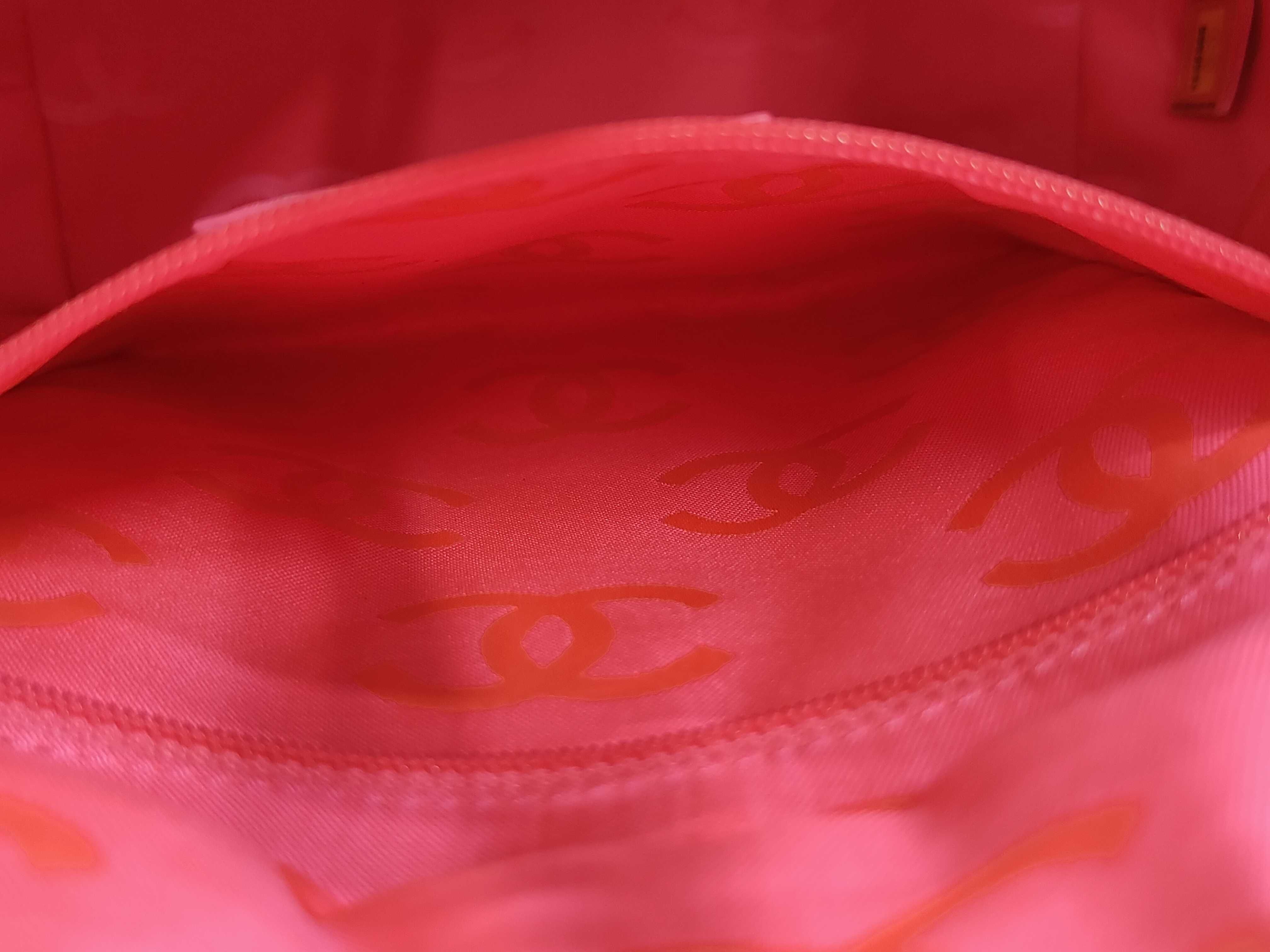 Cambon Line Medium Tote Bag (with seal) — view 11