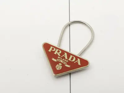 Other lines: Small items, accessories, cell phone straps, keychains - Prada M285