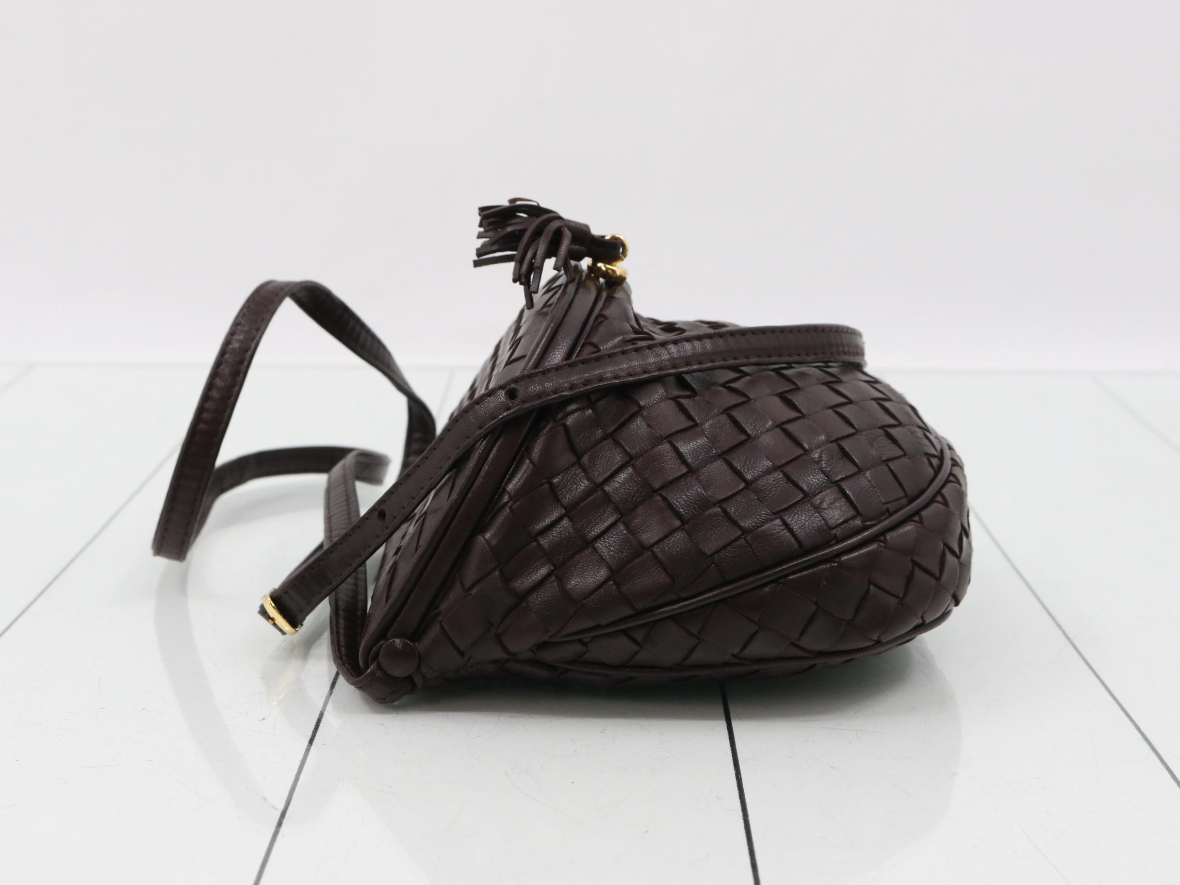Intrecciato (bag) - Shoulder bag - Brown — view 4