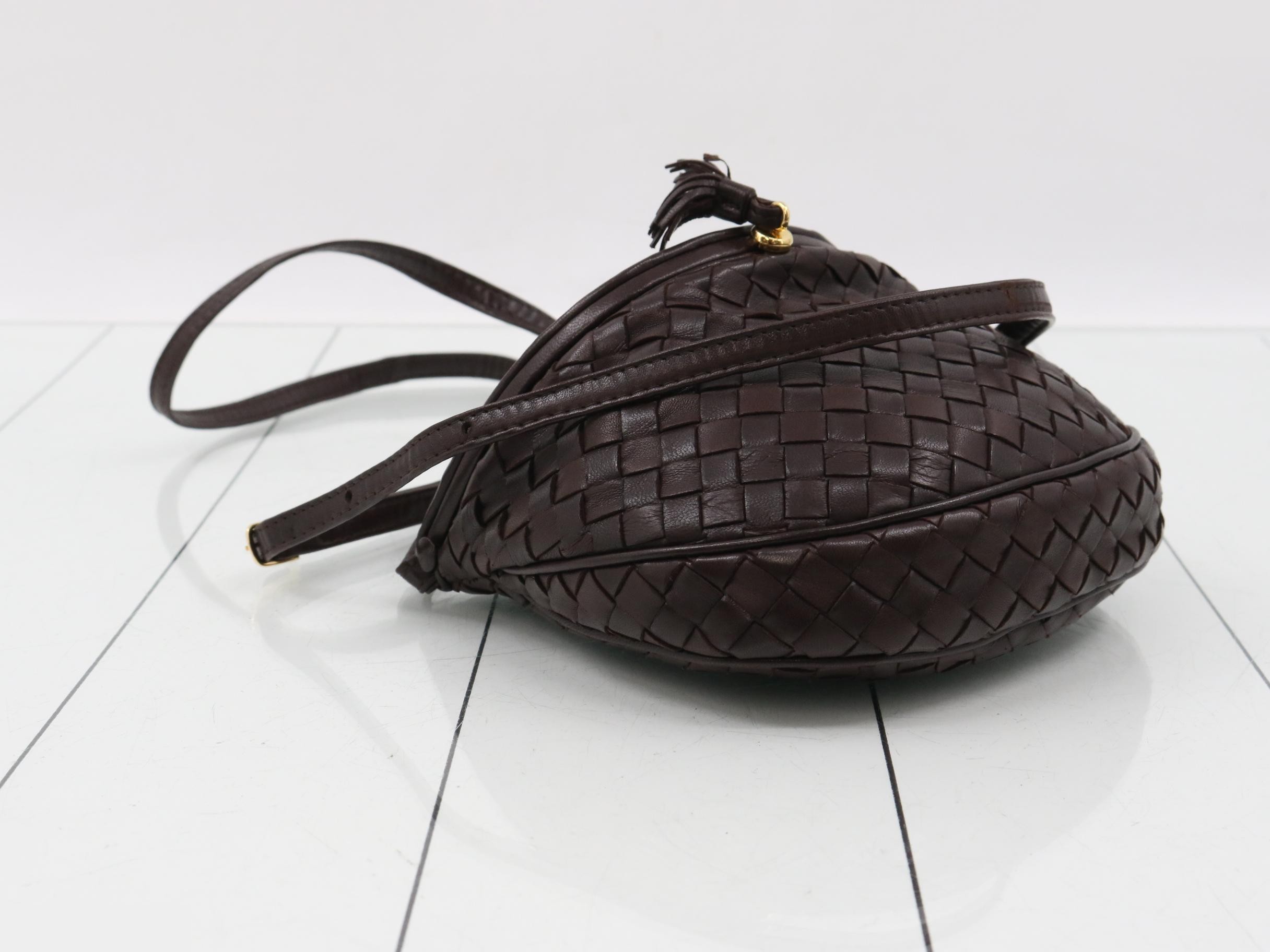 Intrecciato (bag) - Shoulder bag - Brown — view 5