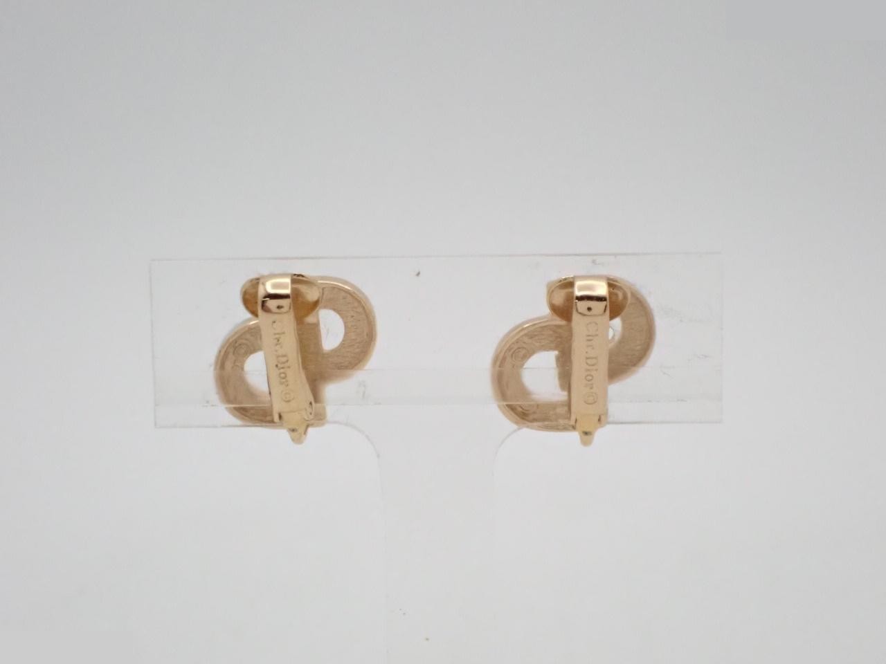 Other lines: Precious metals and earrings — view 2