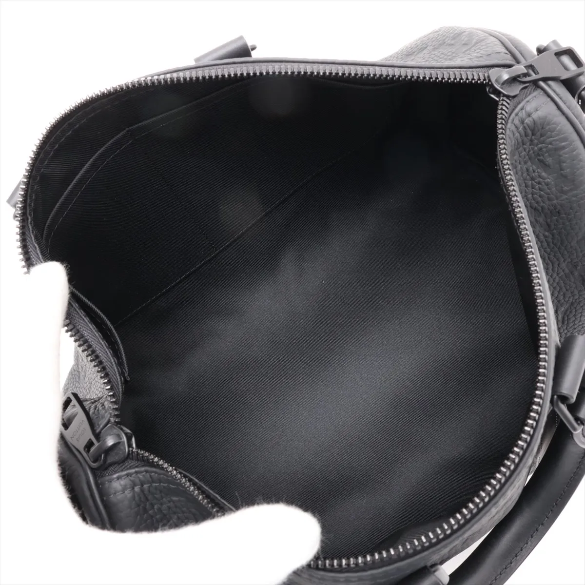 Taurillon Monogram Keepall Bandoulière 35 M22765 Black (RFID detected) — view 8