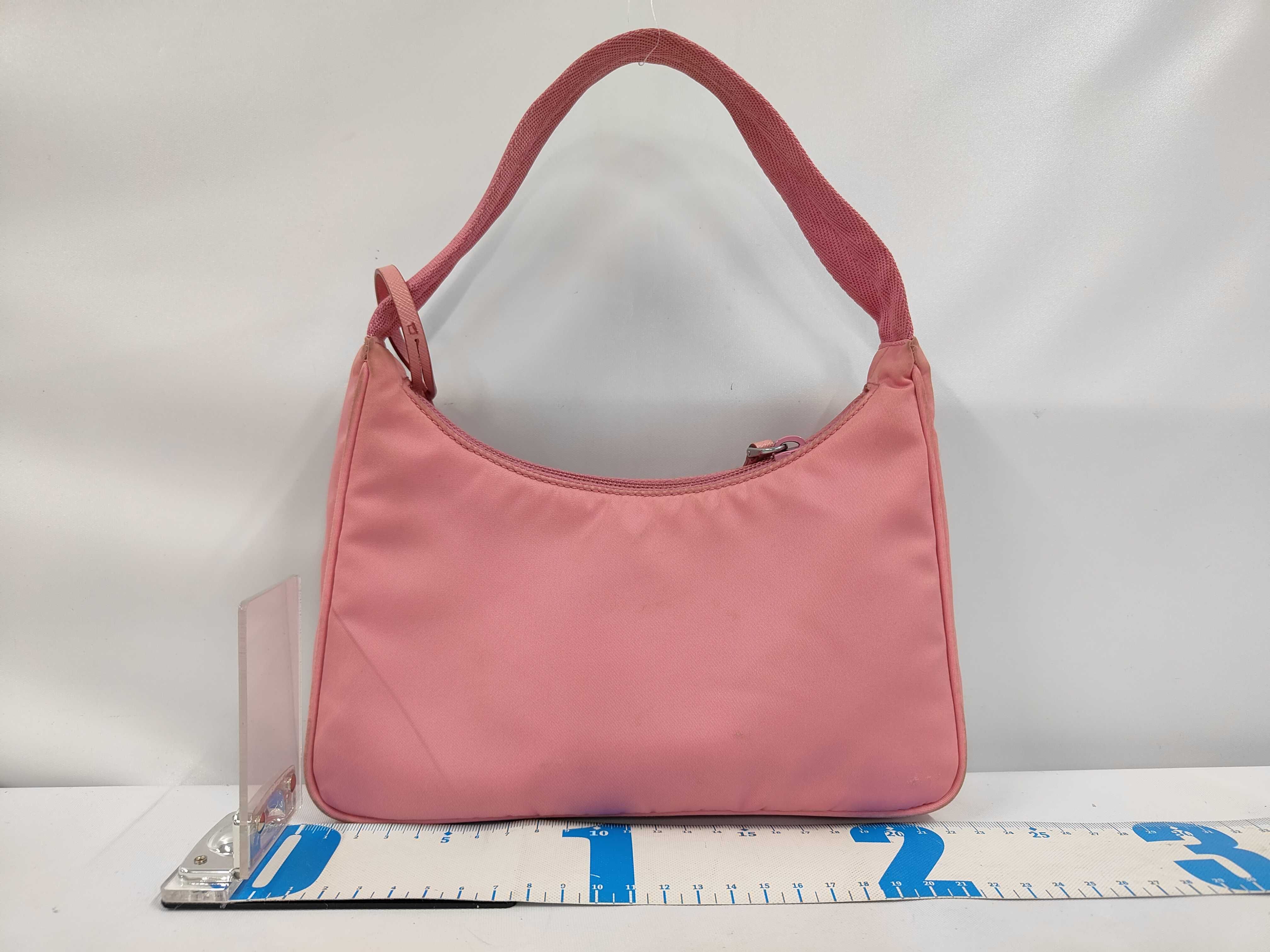Re-Edition 2000 Nylon Triangle Plate One-Shoulder Bag Pink Handbag — view 2