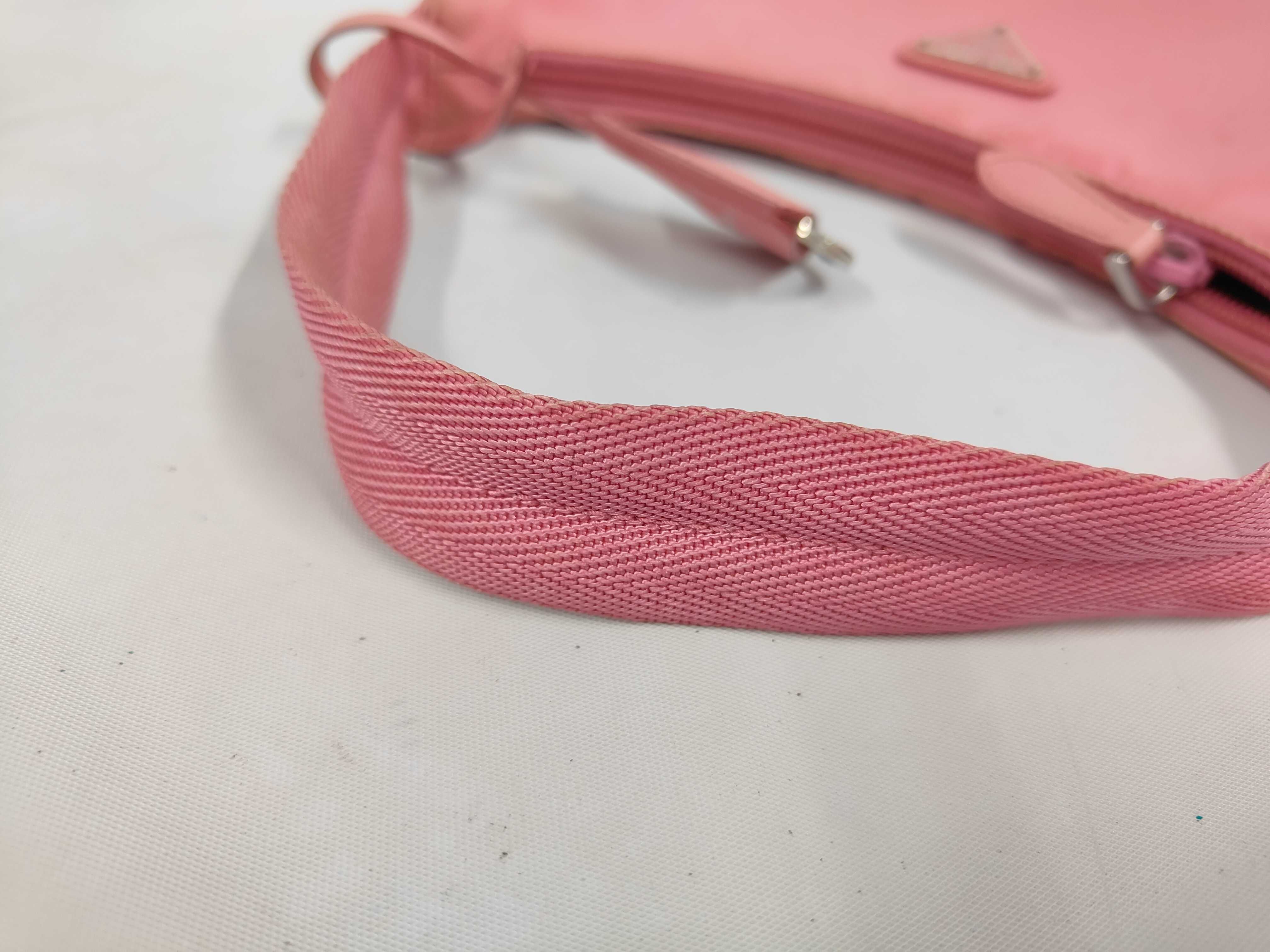 Re-Edition 2000 Nylon Triangle Plate One-Shoulder Bag Pink Handbag — view 5