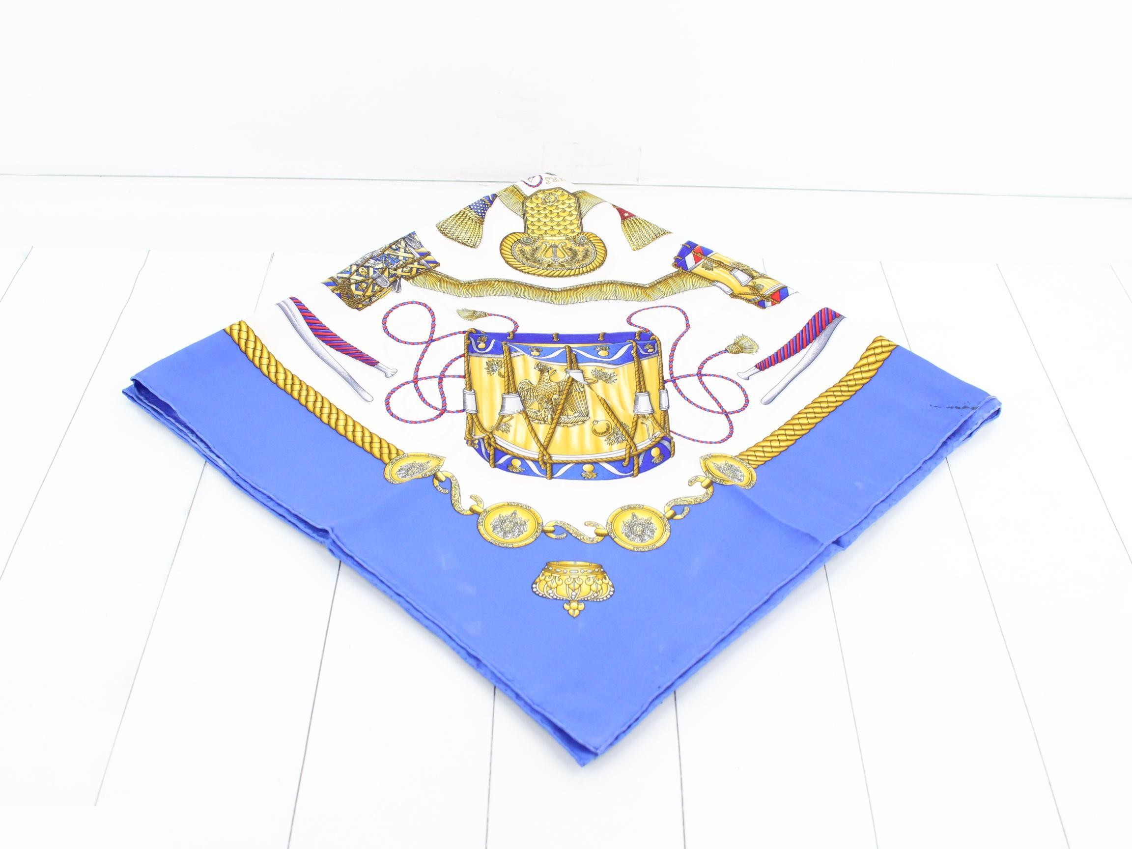 scarf — view 2