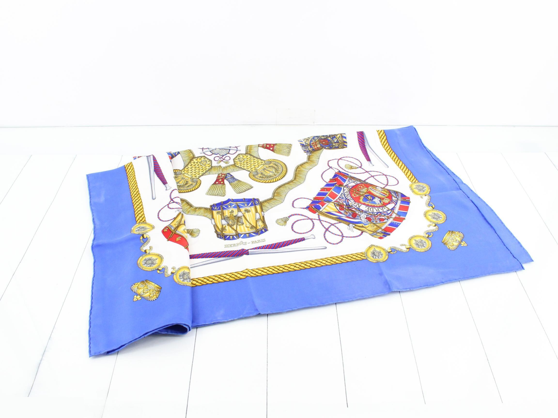 scarf — view 3