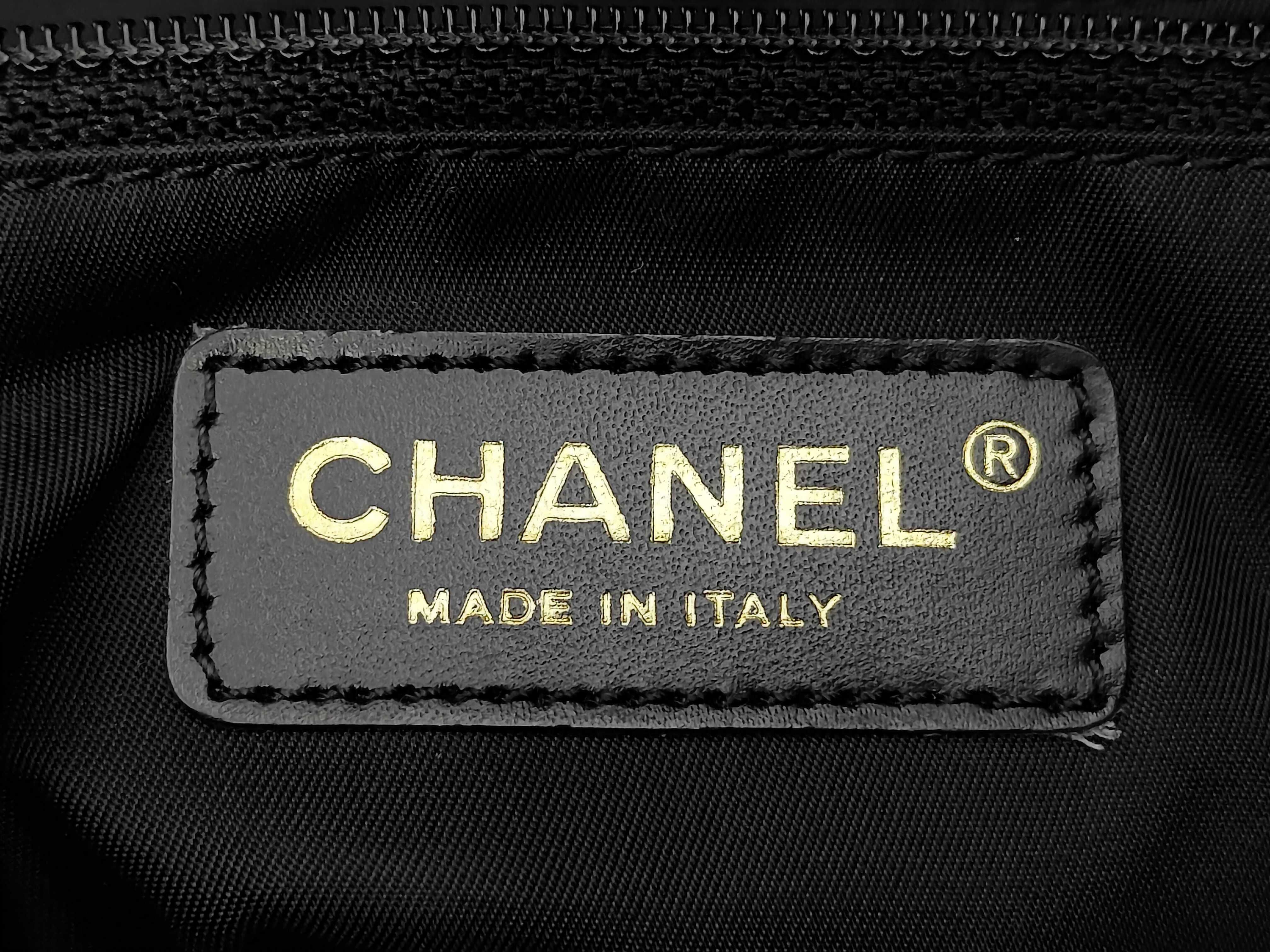 Travel Line Tote Bag — view 9