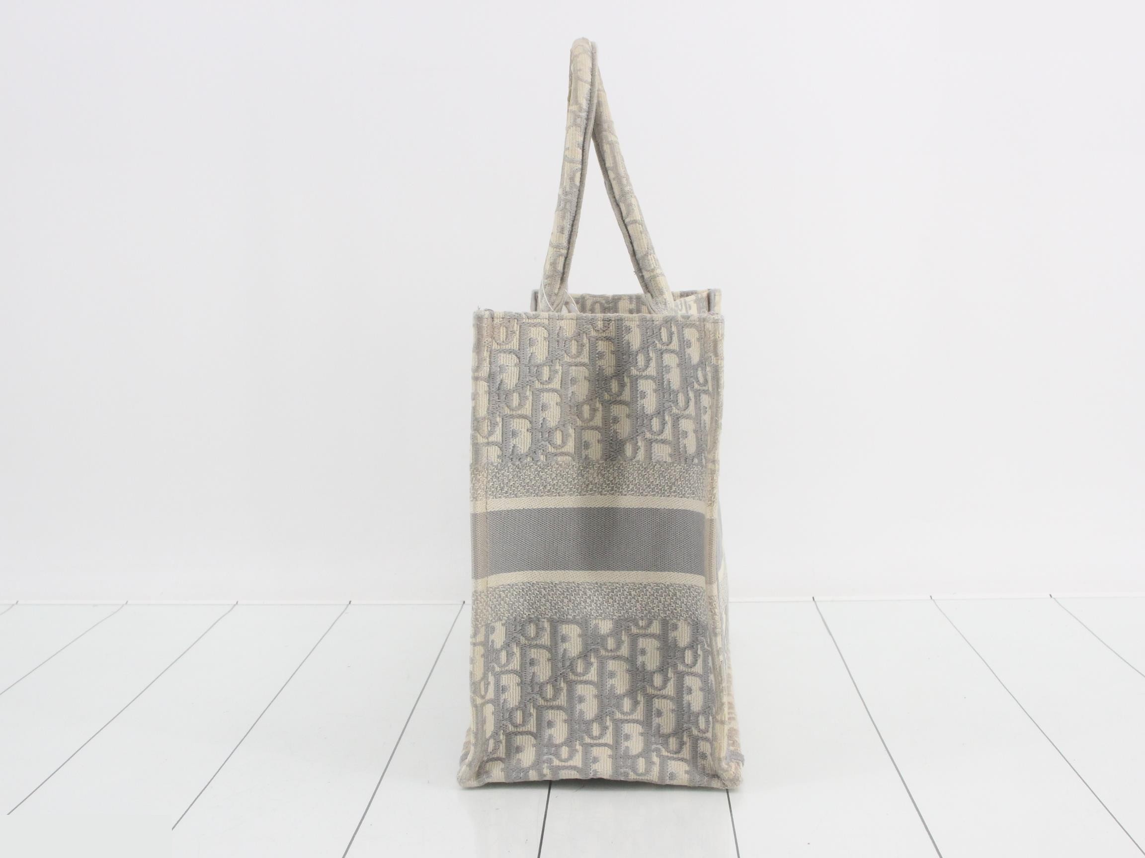 Book Tote, Medium, Oblique — view 3