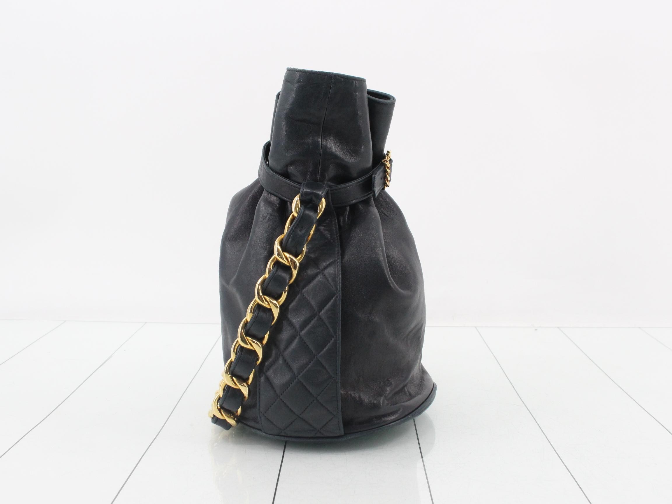 Matelassé belt drawstring handbag with Coco Mark — view 4