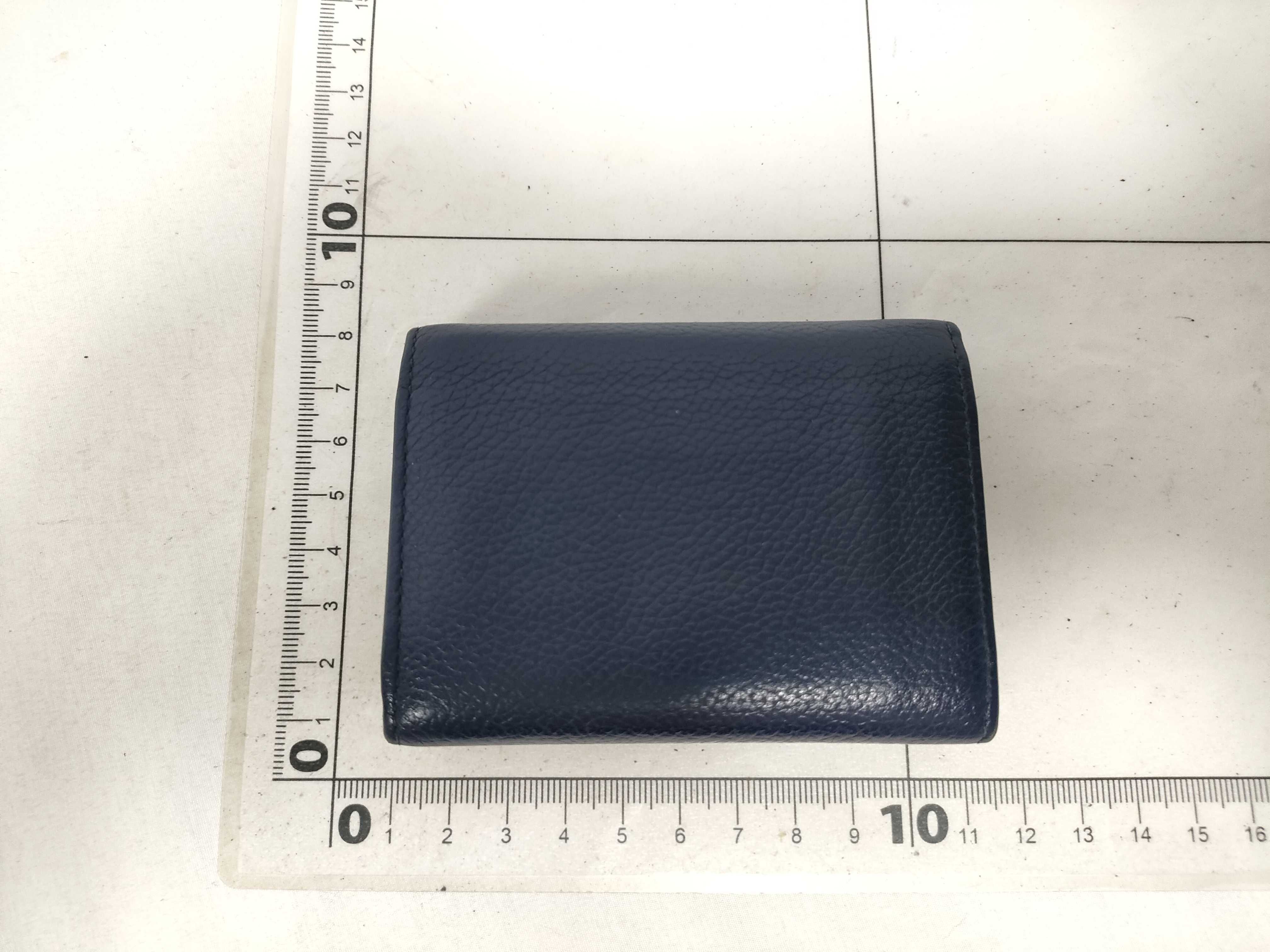 trifold wallet — view 2