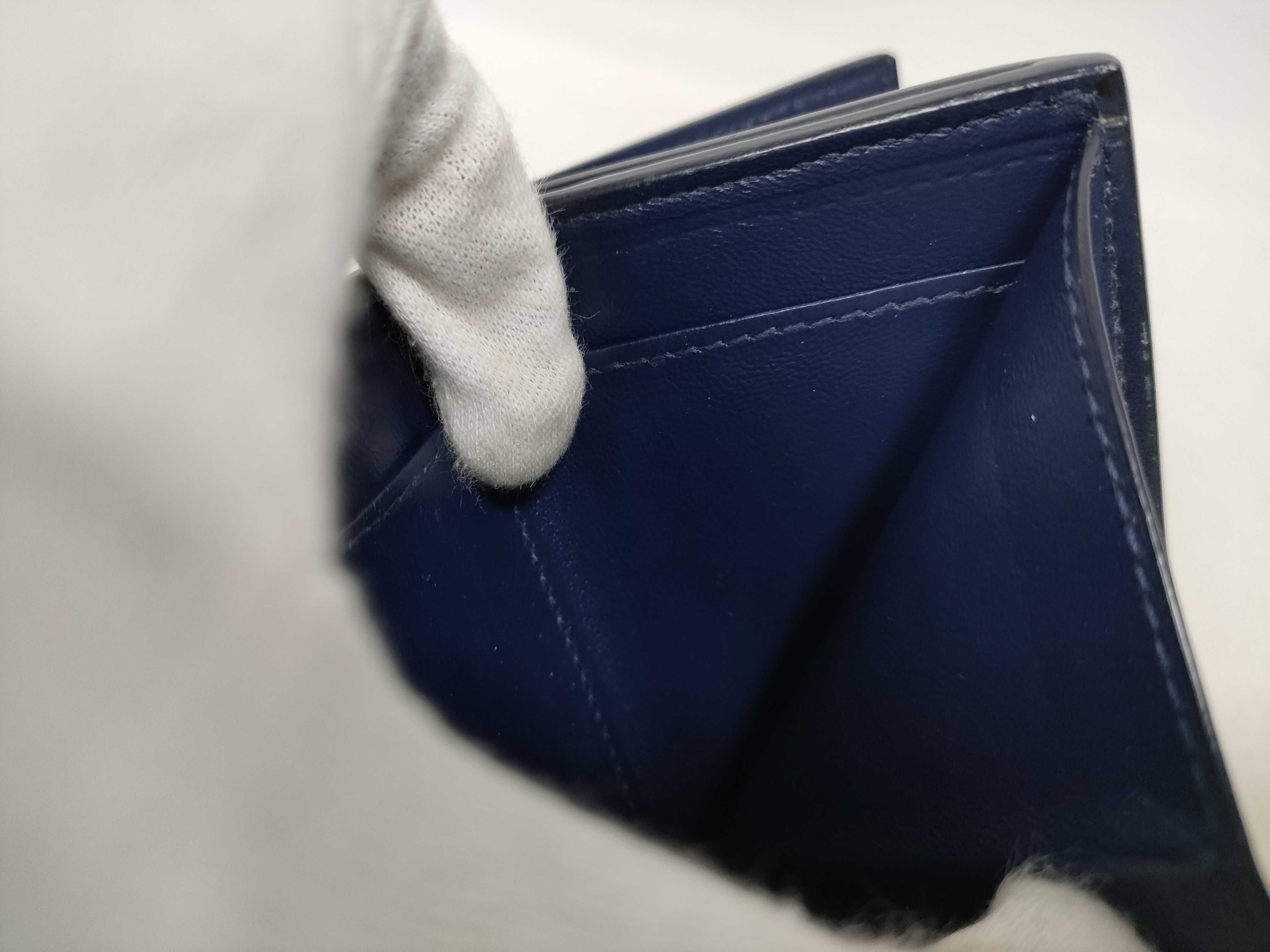 trifold wallet — view 11