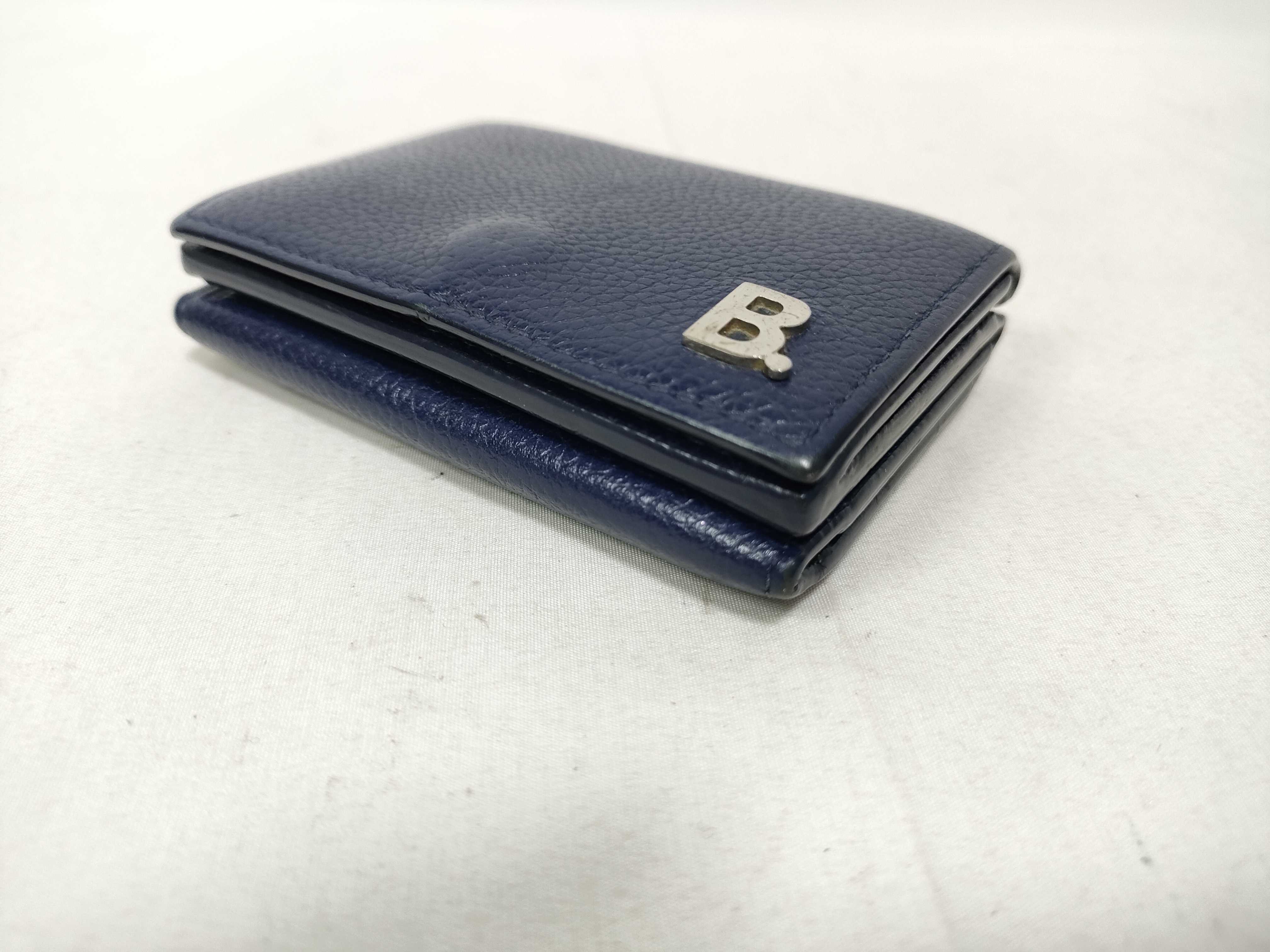 trifold wallet — view 3