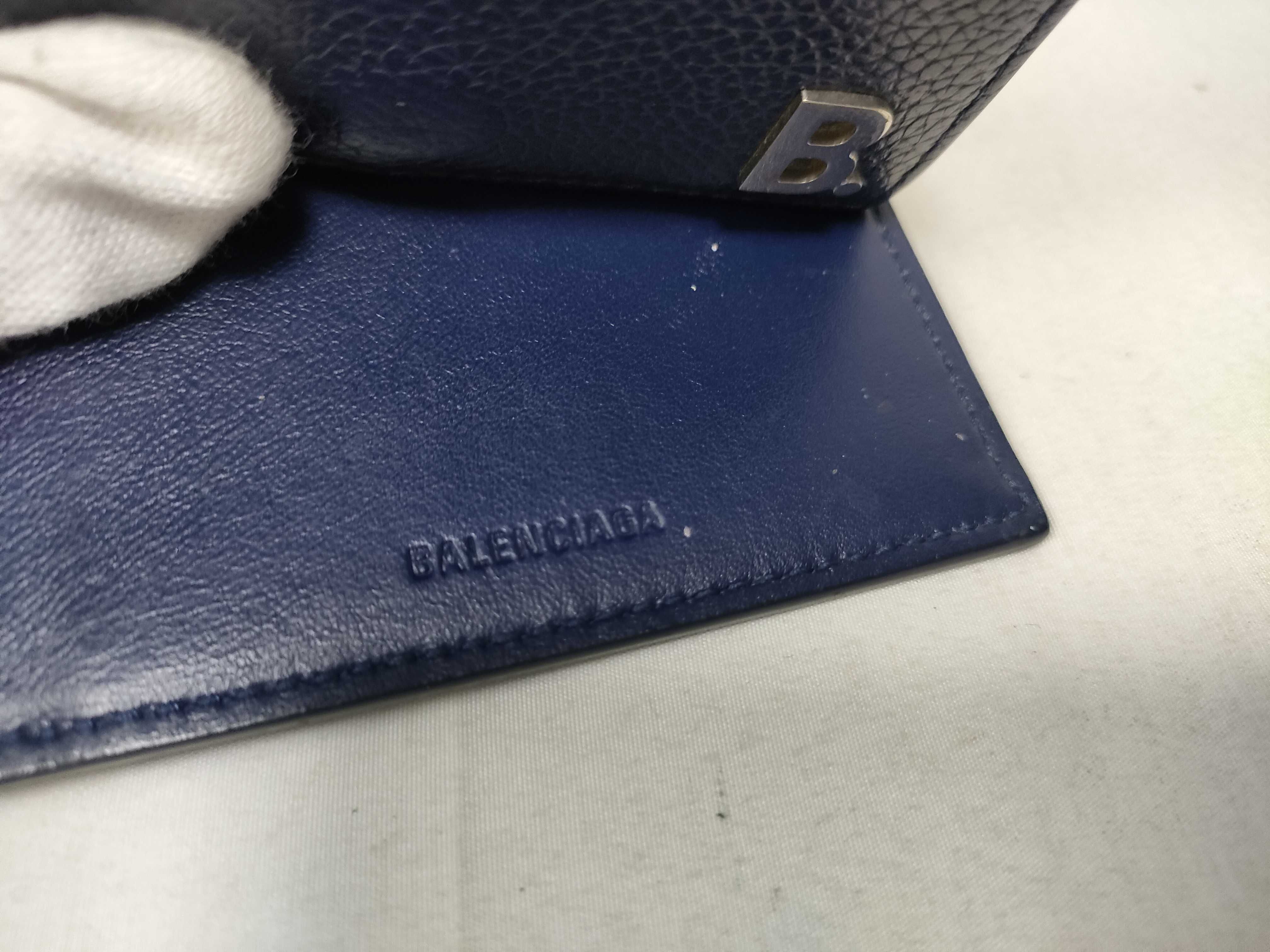 trifold wallet — view 10