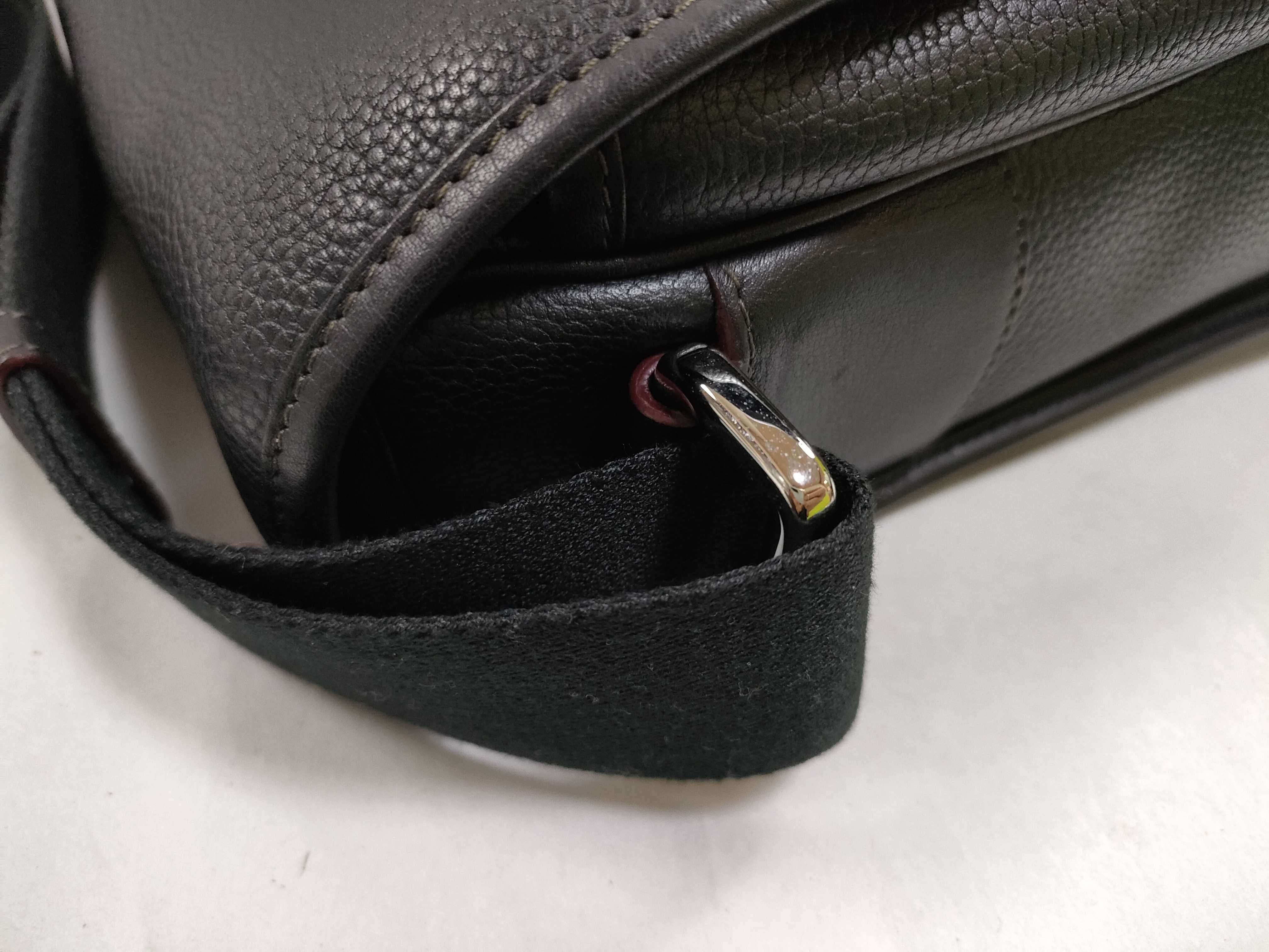 Anagram Leather Shoulder Bag — view 5