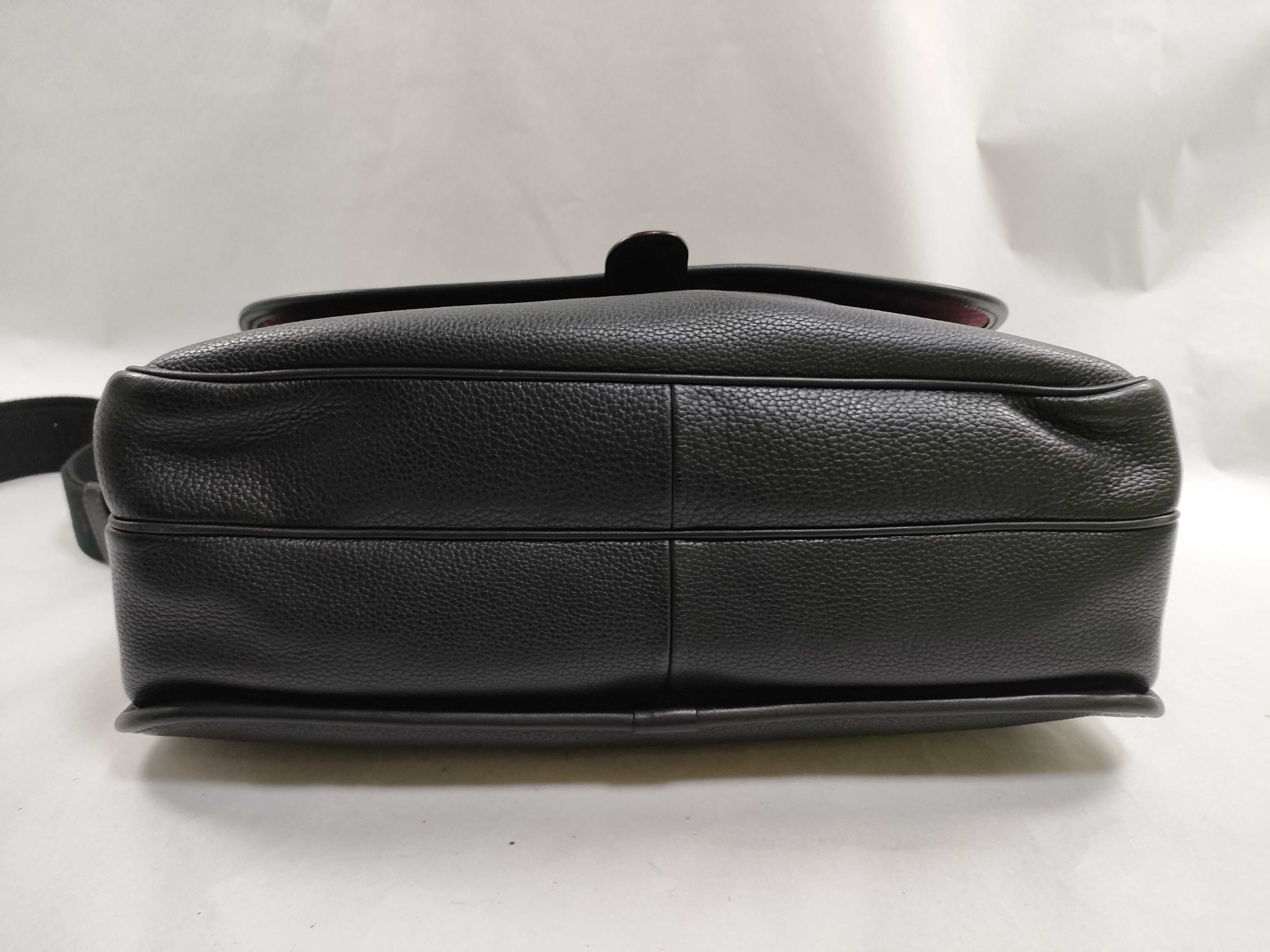 Anagram Leather Shoulder Bag — view 7