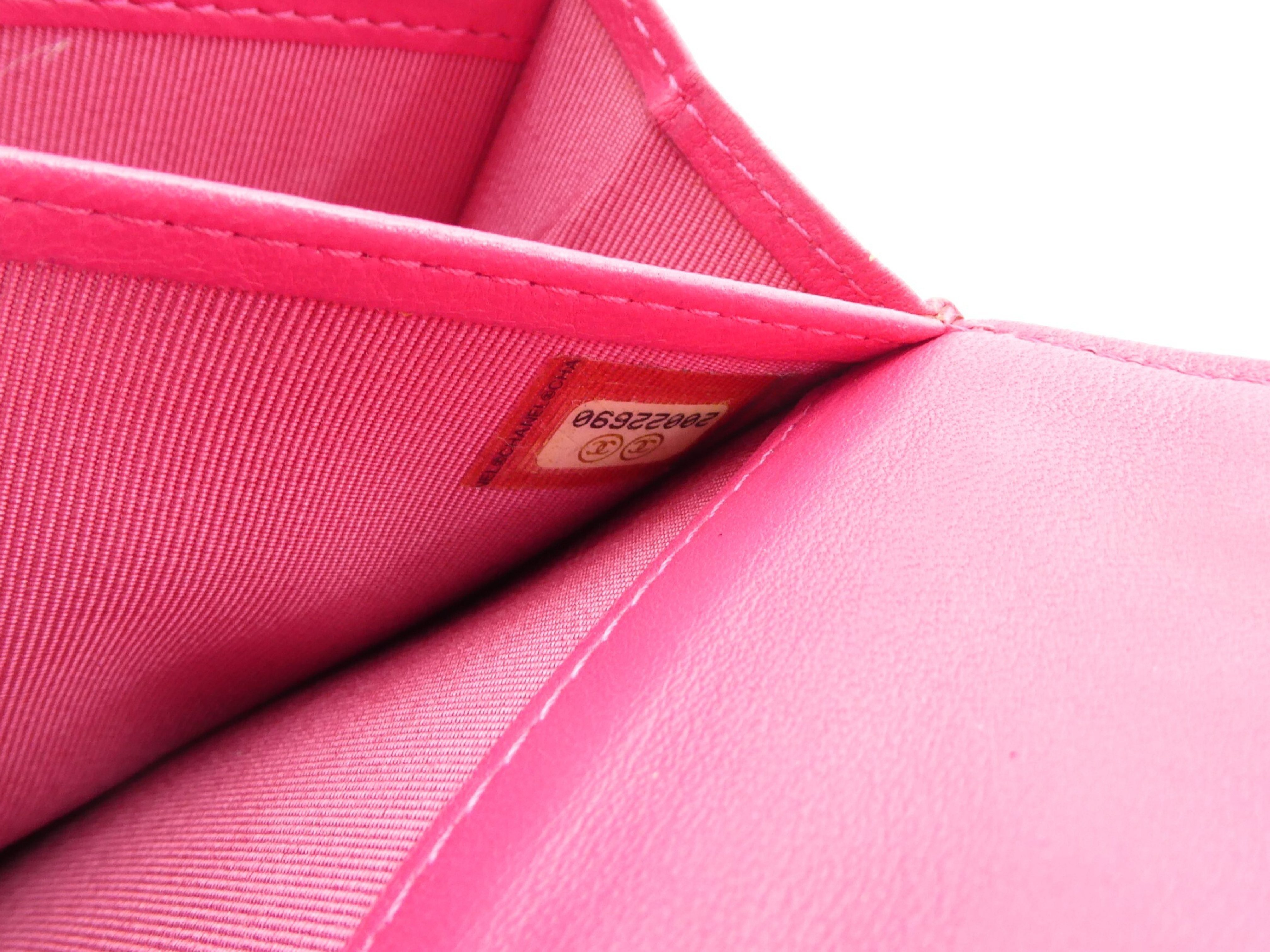 Matelassé Coco Mark Wallet — view 9
