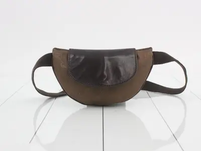 GG Canvas Waist Bag, Dark Brown, 19 x 12 x 2 cm