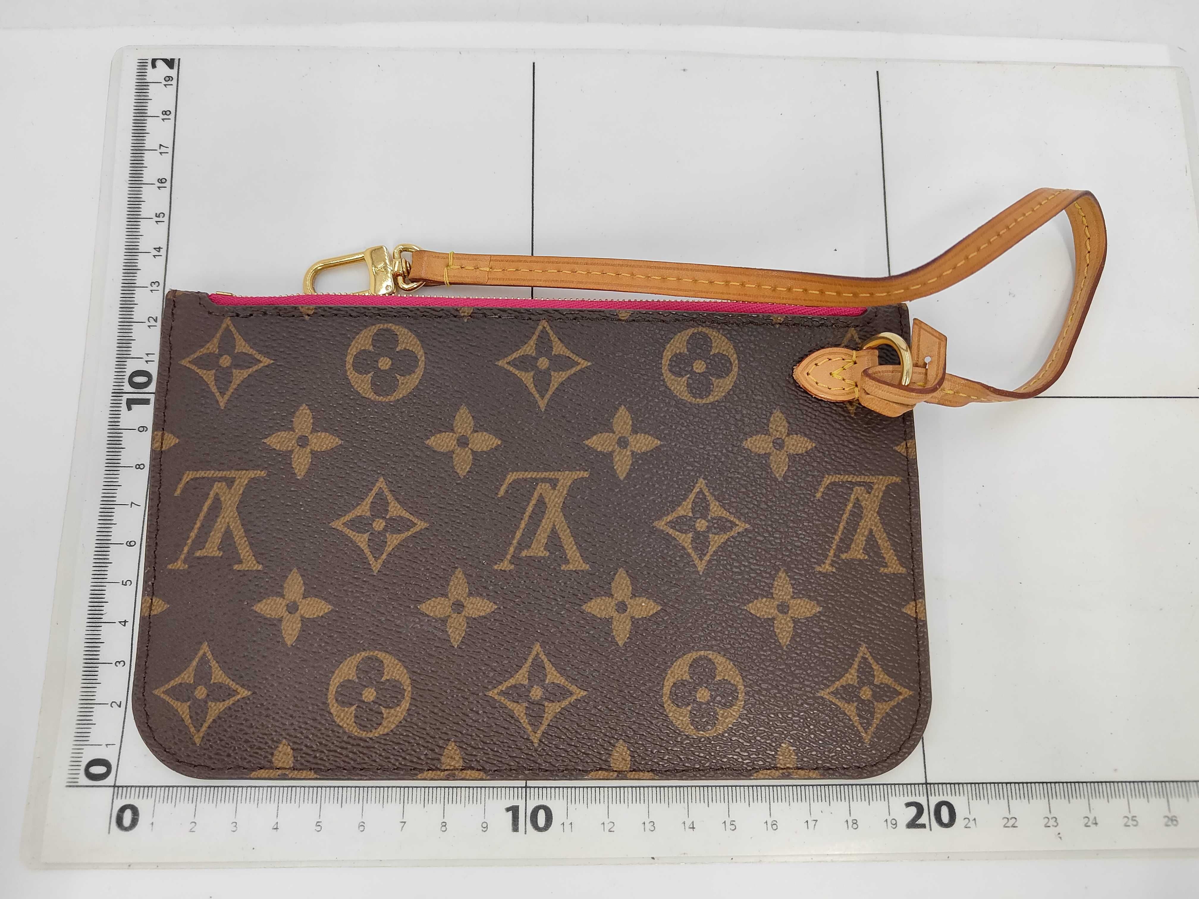 Monogram Louis Vuitton Monogram Pouch Neverfull Attached Pouch Pink Pouch — view 2
