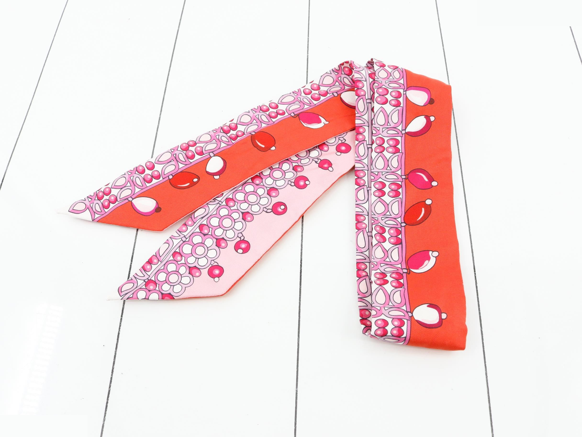 Twilly Maharaja's attire, pink — view 2