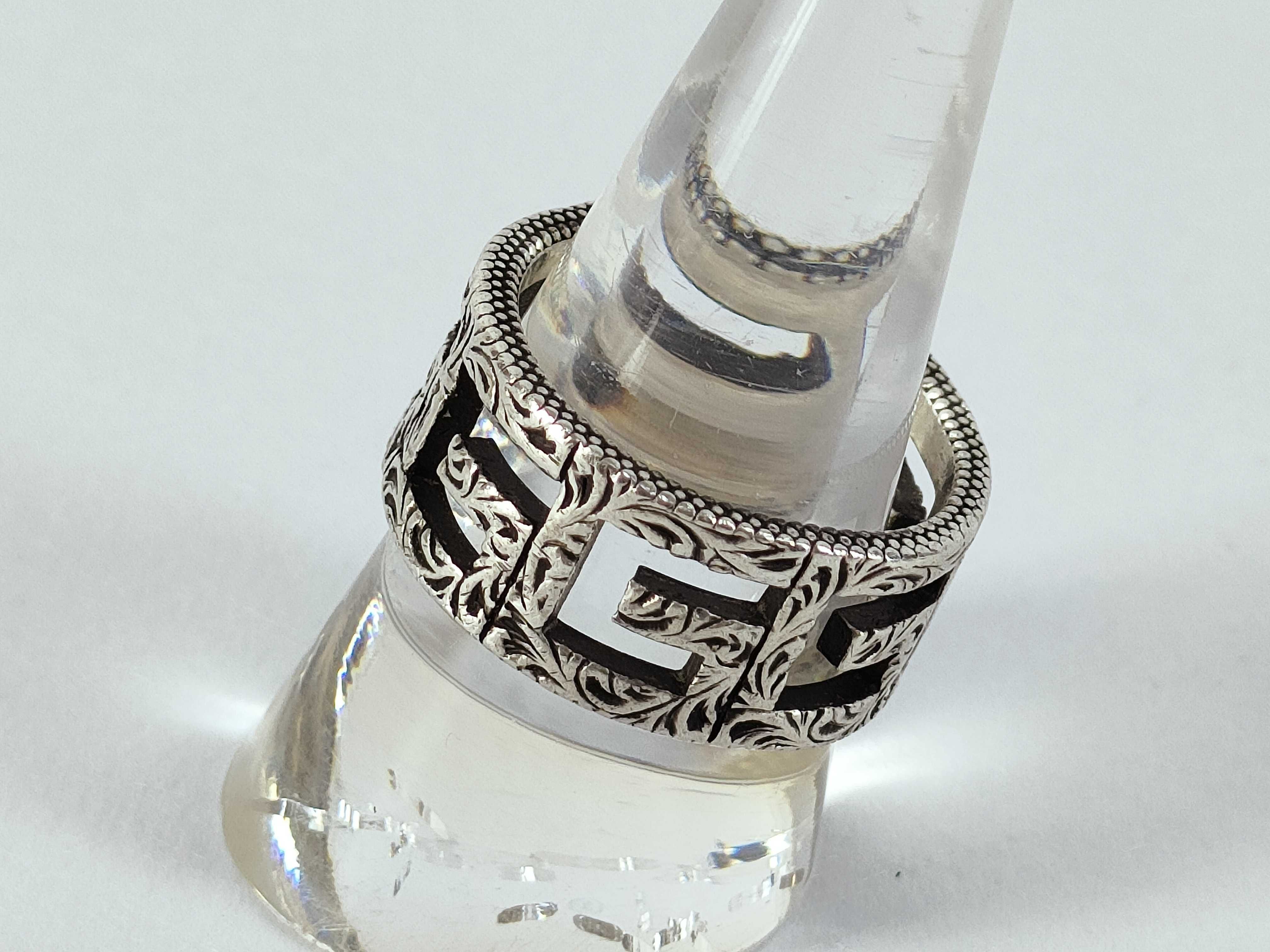 Square Ring — view 2