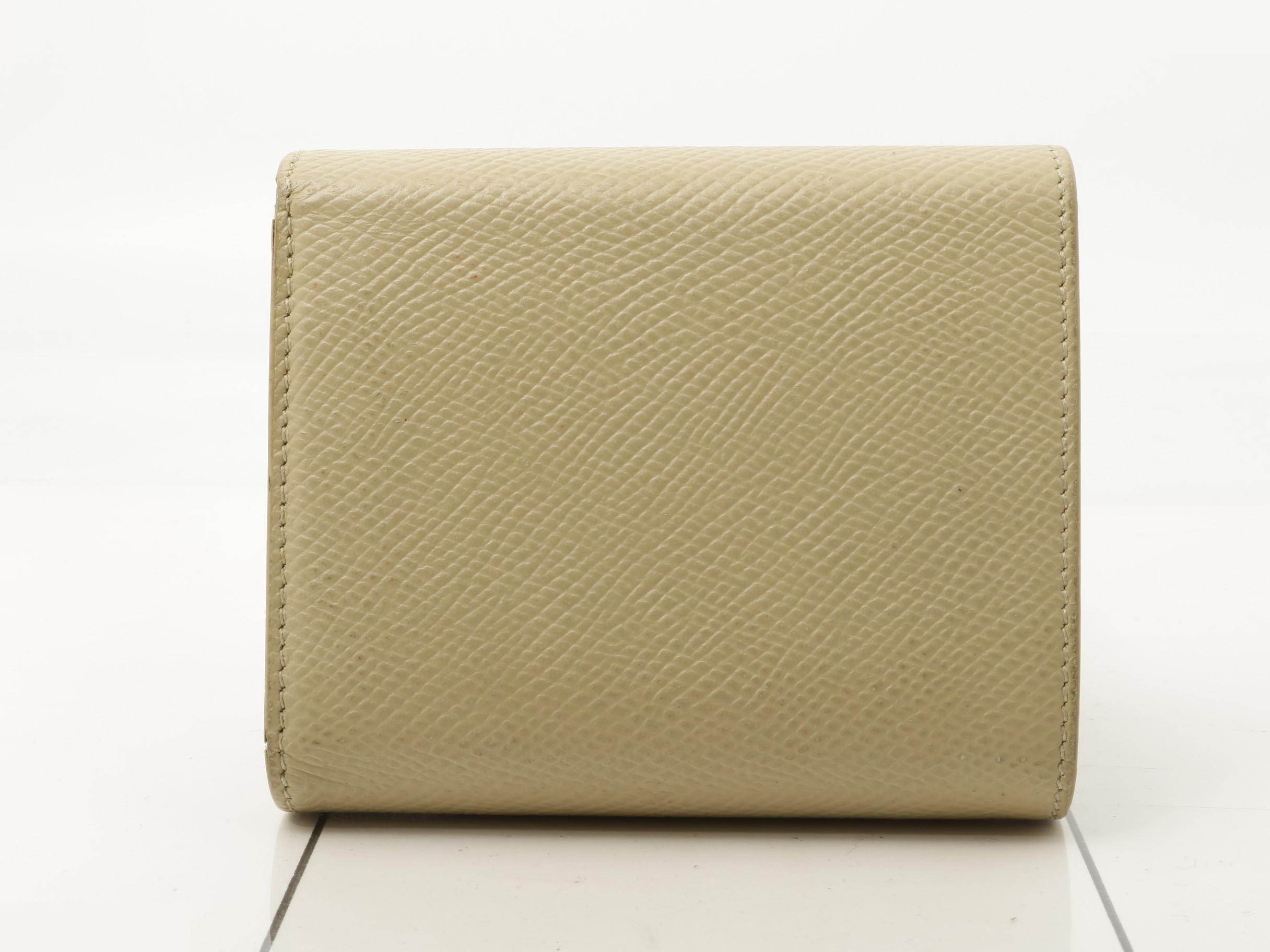 wallet — view 2