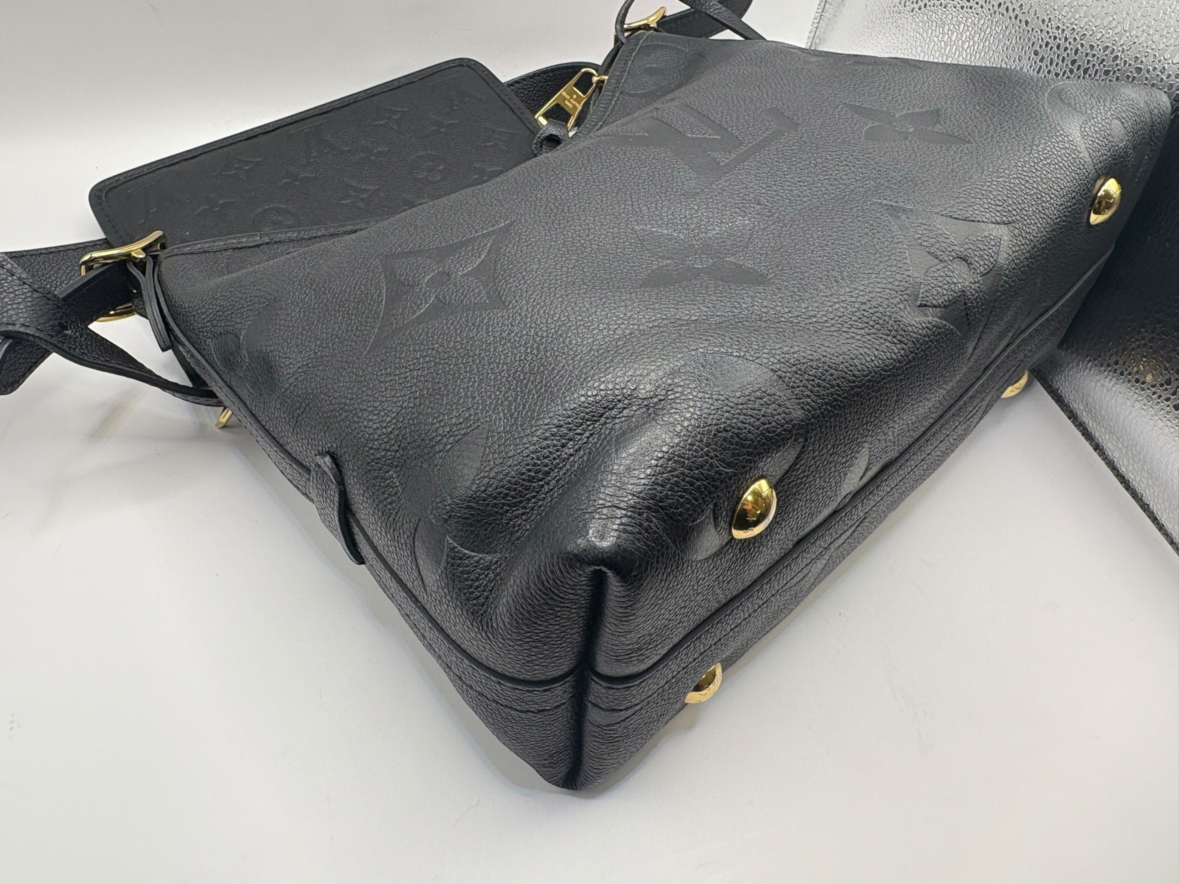 Monogram Empreinte Carryall Zip NM PM M46288 Black (RFID detected) Shoulder Bag — view 4
