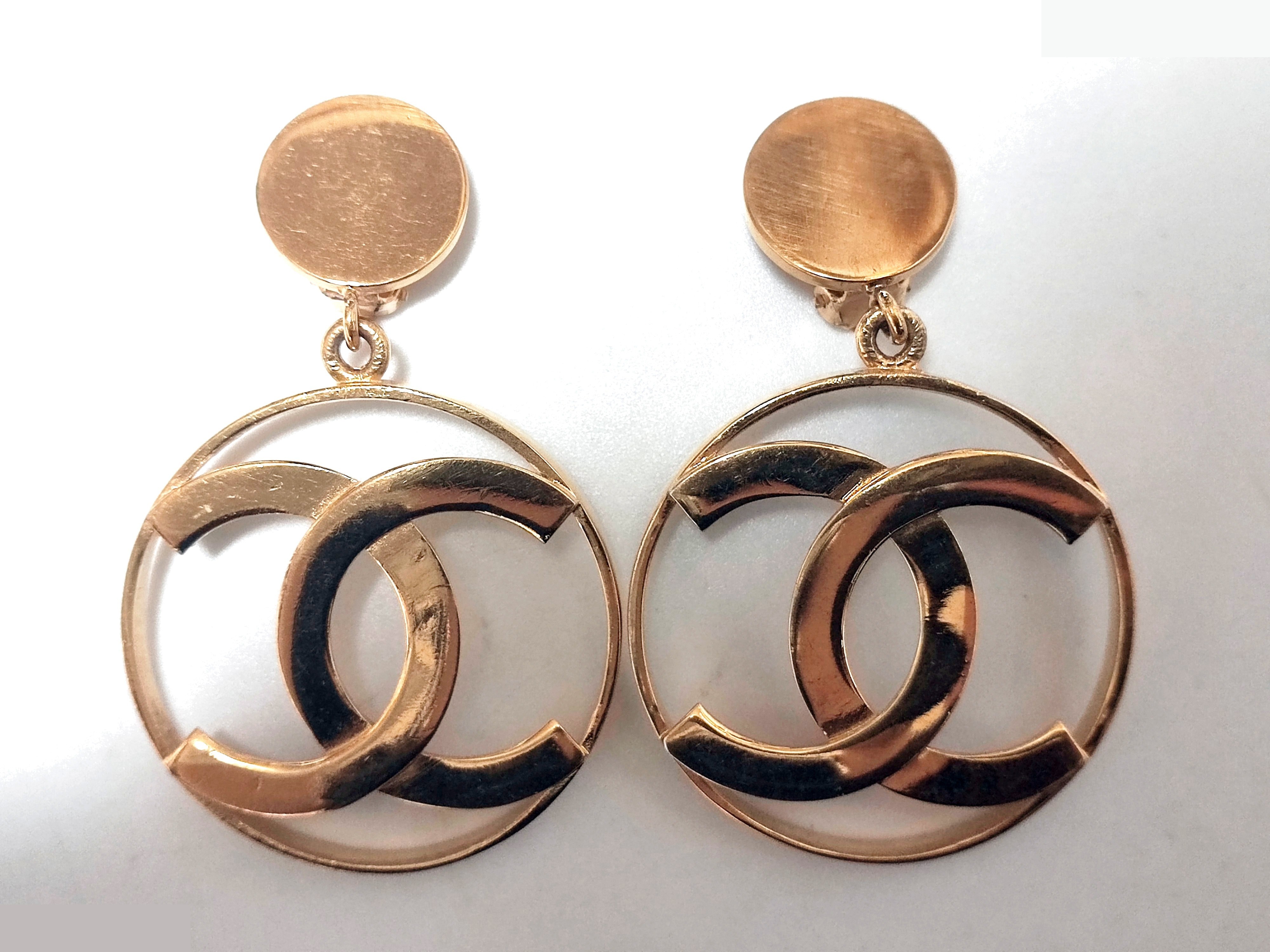 Big here mark circle swing earrings — view 3