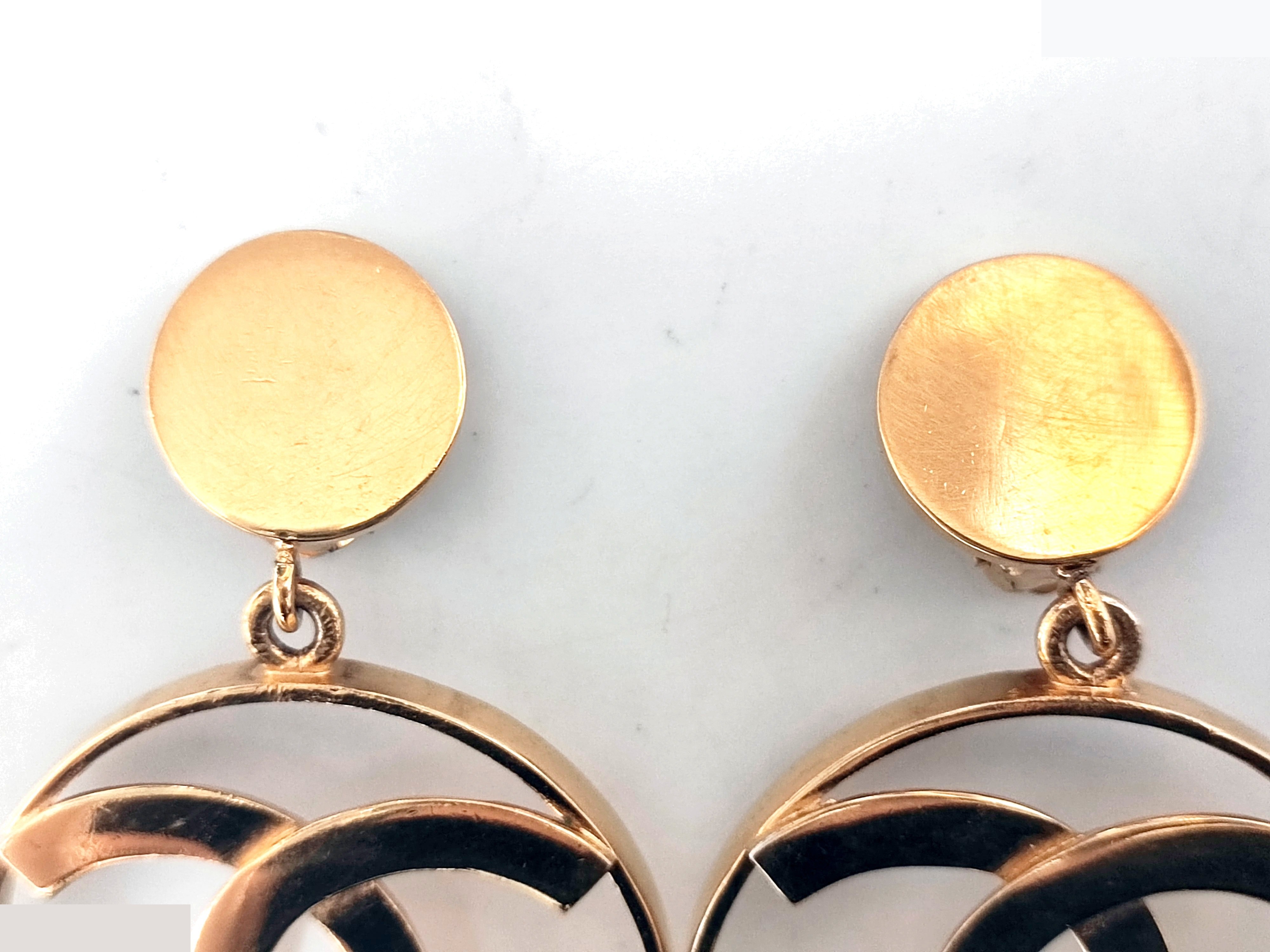 Big here mark circle swing earrings — view 6