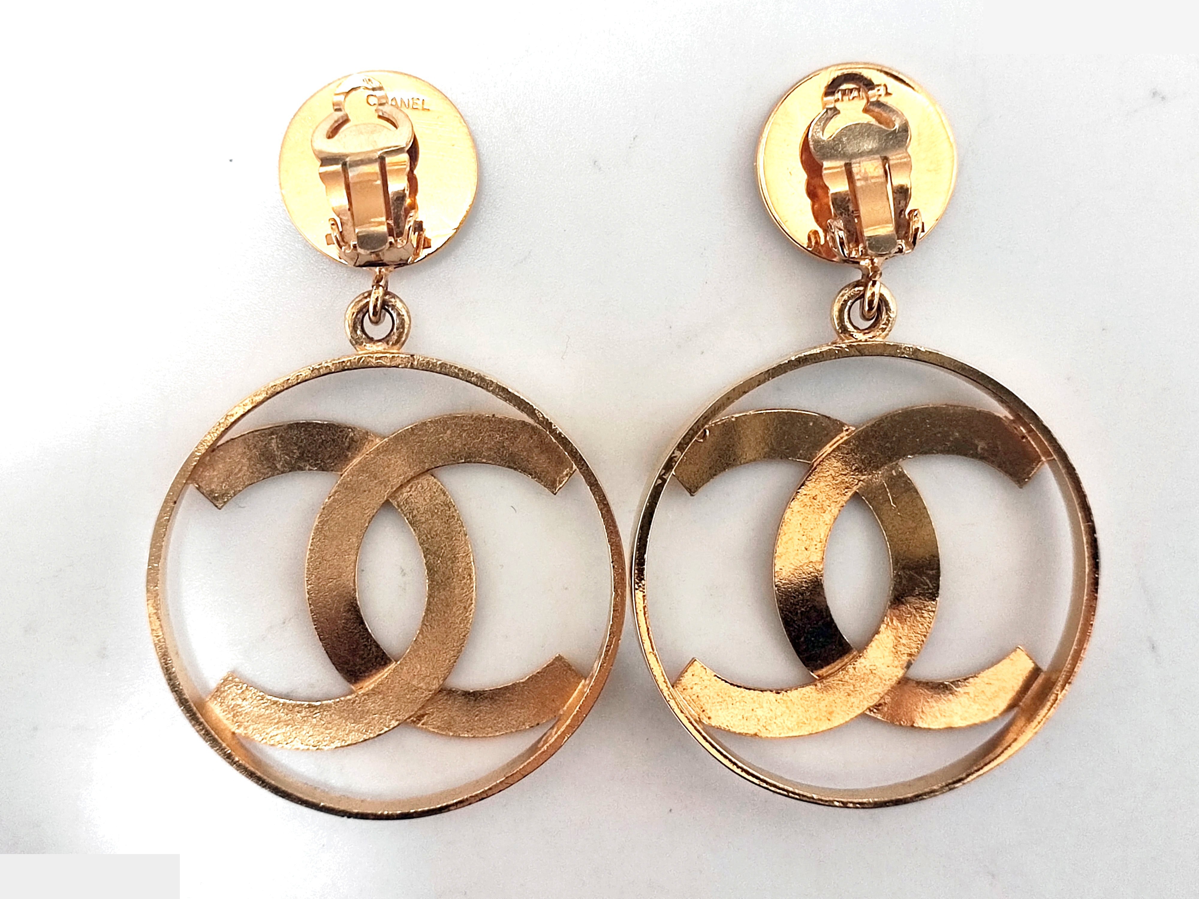 Big here mark circle swing earrings — view 8