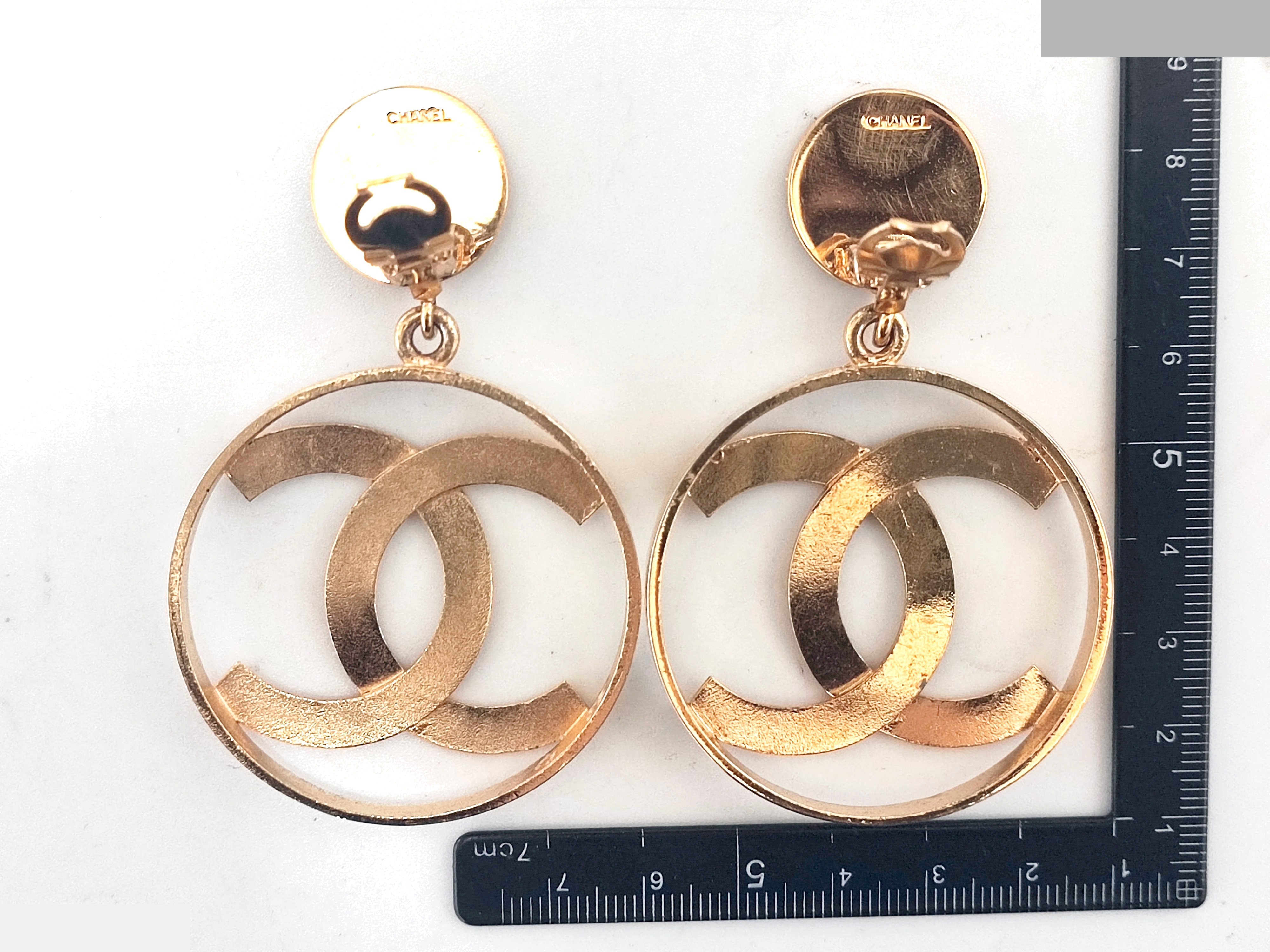 Big here mark circle swing earrings — view 9