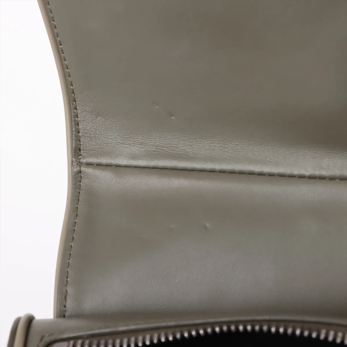 Saddle Leather Body Bag Khaki — view 9